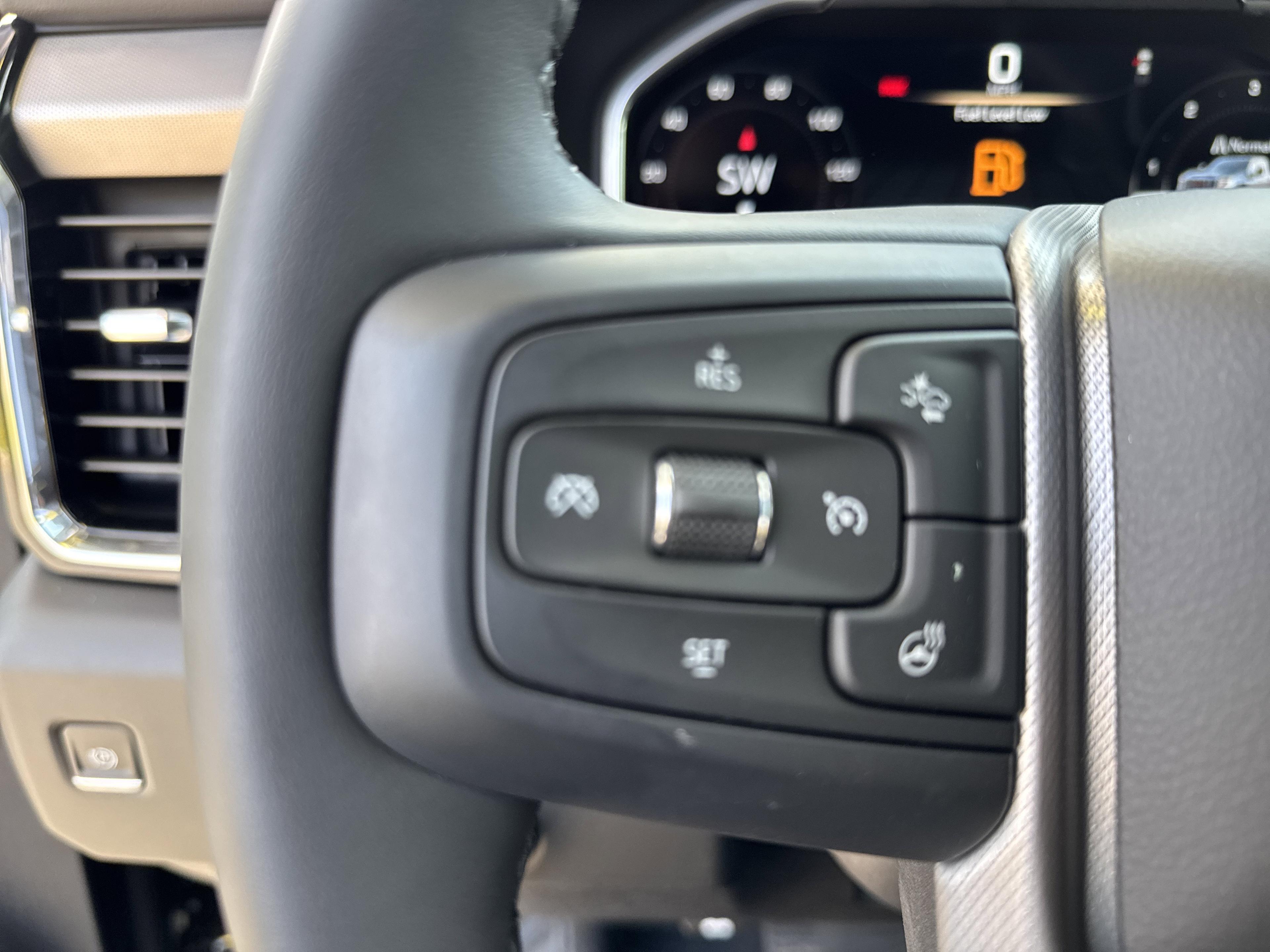 GMC Sierra 2500 Hd Denali Four Wheel Drive Crew Cab - Thumbnail 18