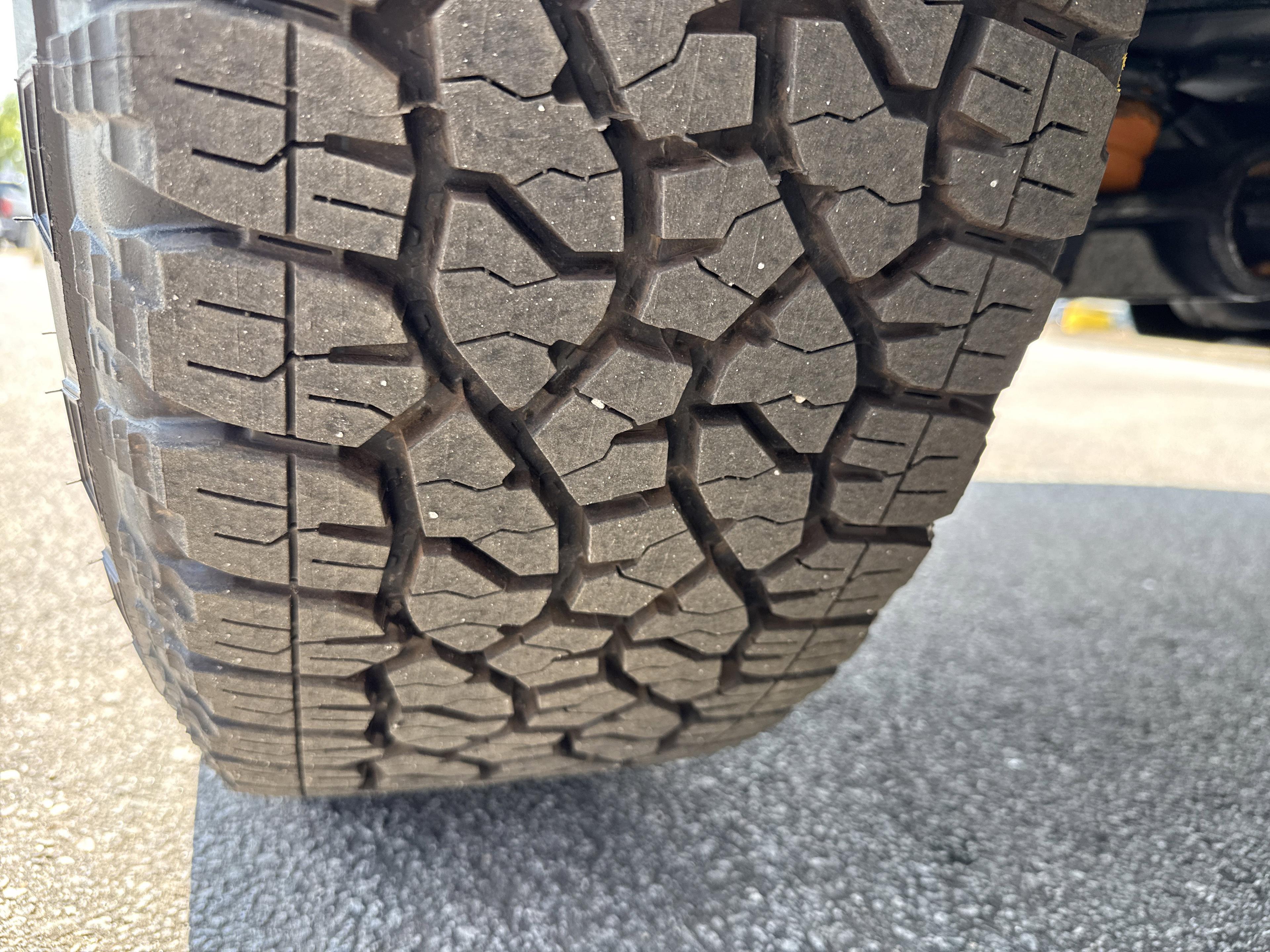 GMC Sierra 2500 Hd Denali Four Wheel Drive Crew Cab - Thumbnail 11