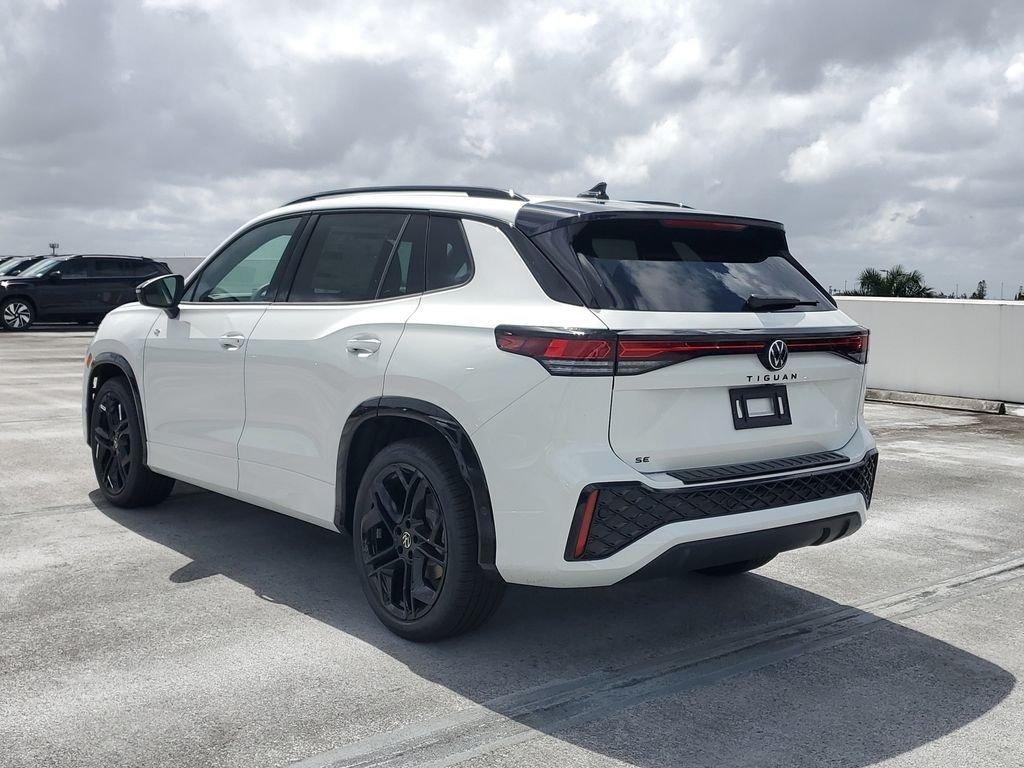 Volkswagen Tiguan 2.0T Se R-Line Black - Thumbnail 4