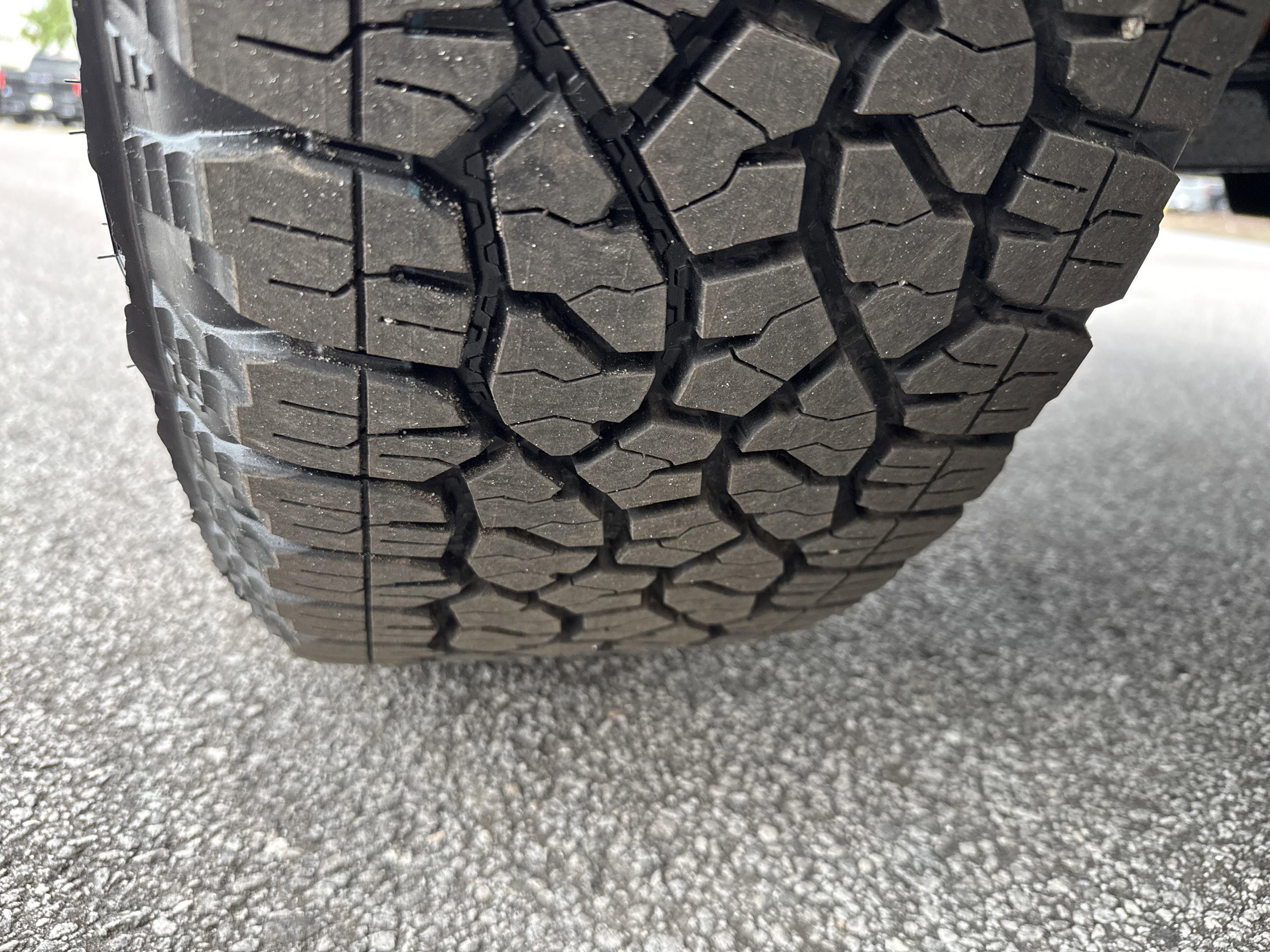 GMC Sierra 2500 Hd Denali Four Wheel Drive Crew Cab - Thumbnail 11