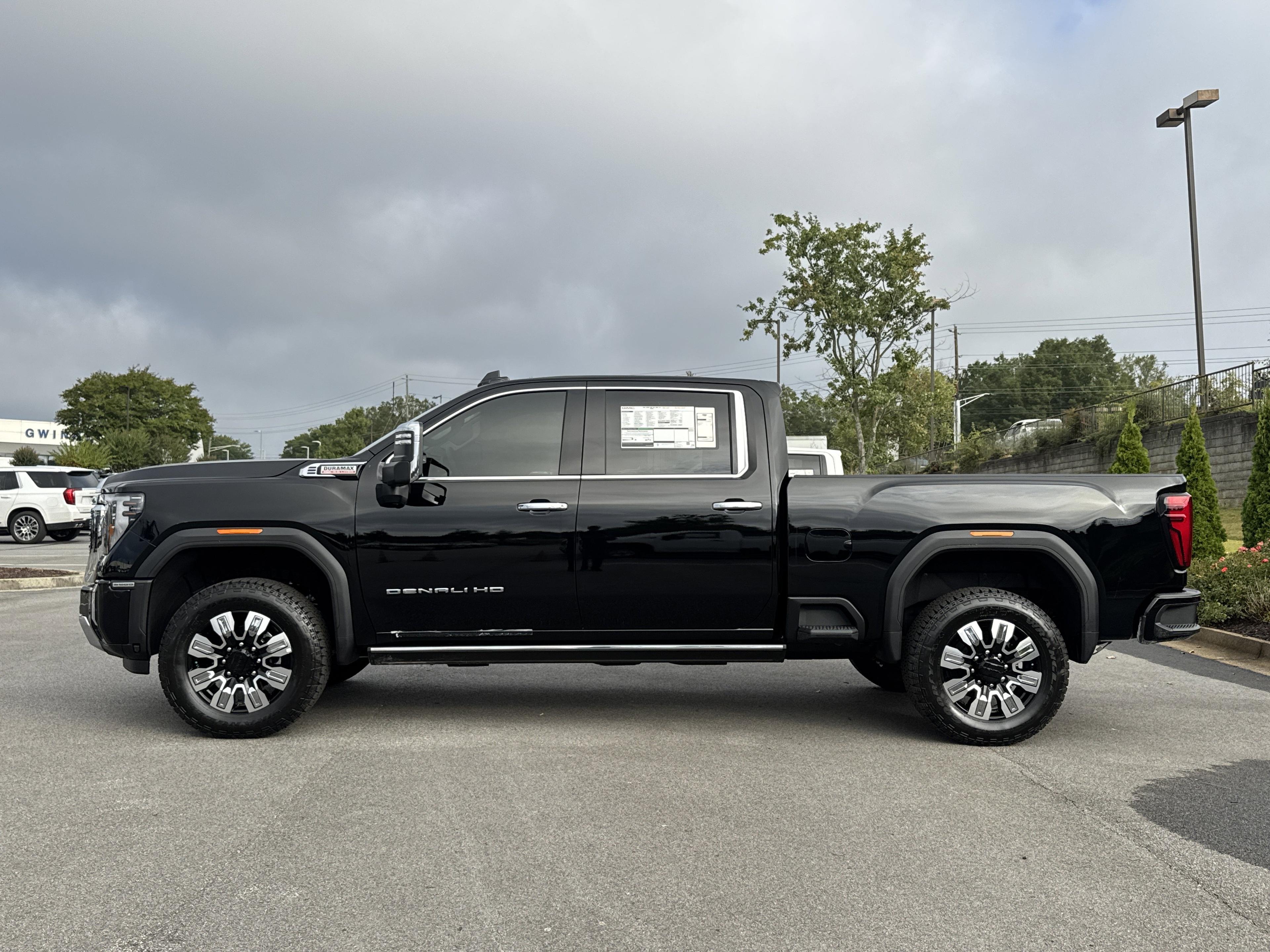 GMC Sierra 2500 Hd Denali Four Wheel Drive Crew Cab - Thumbnail 6