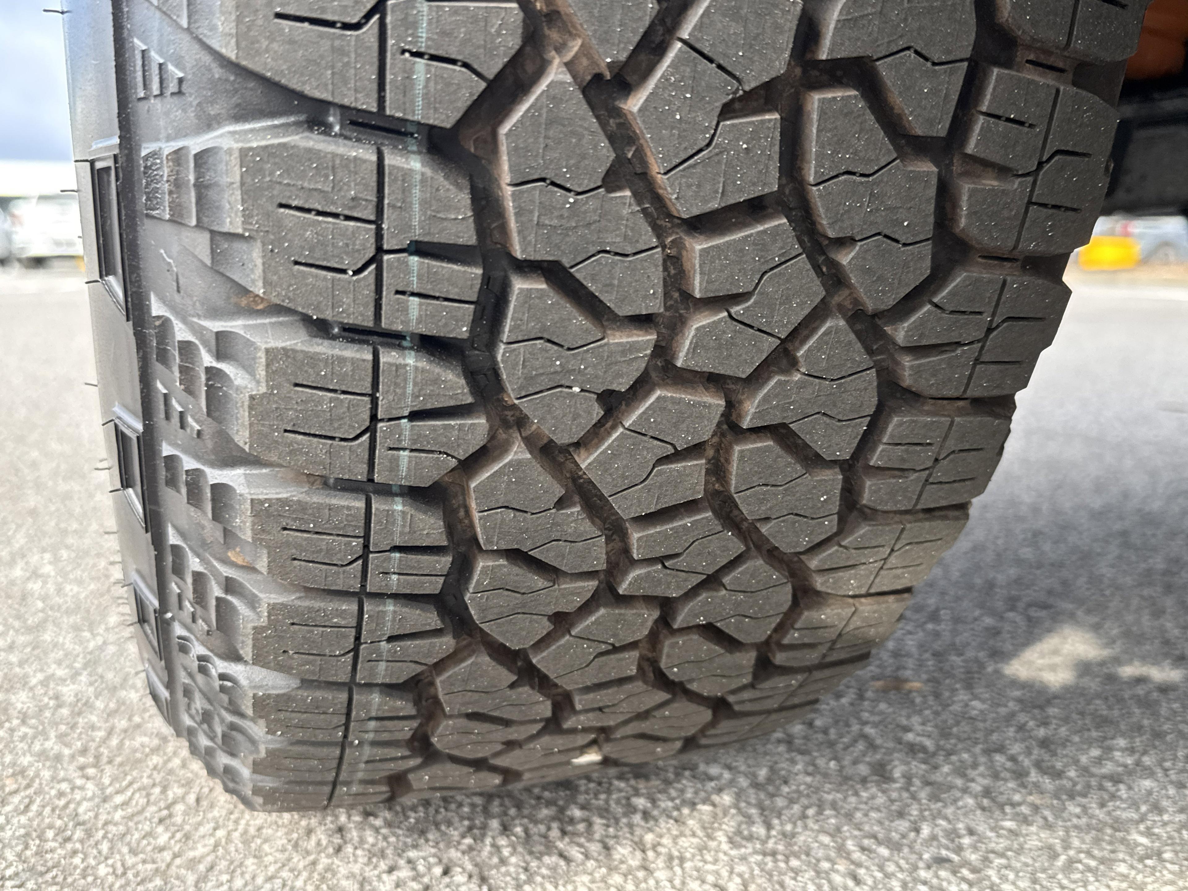 GMC Sierra 2500 Hd Denali Four Wheel Drive Crew Cab - Thumbnail 11