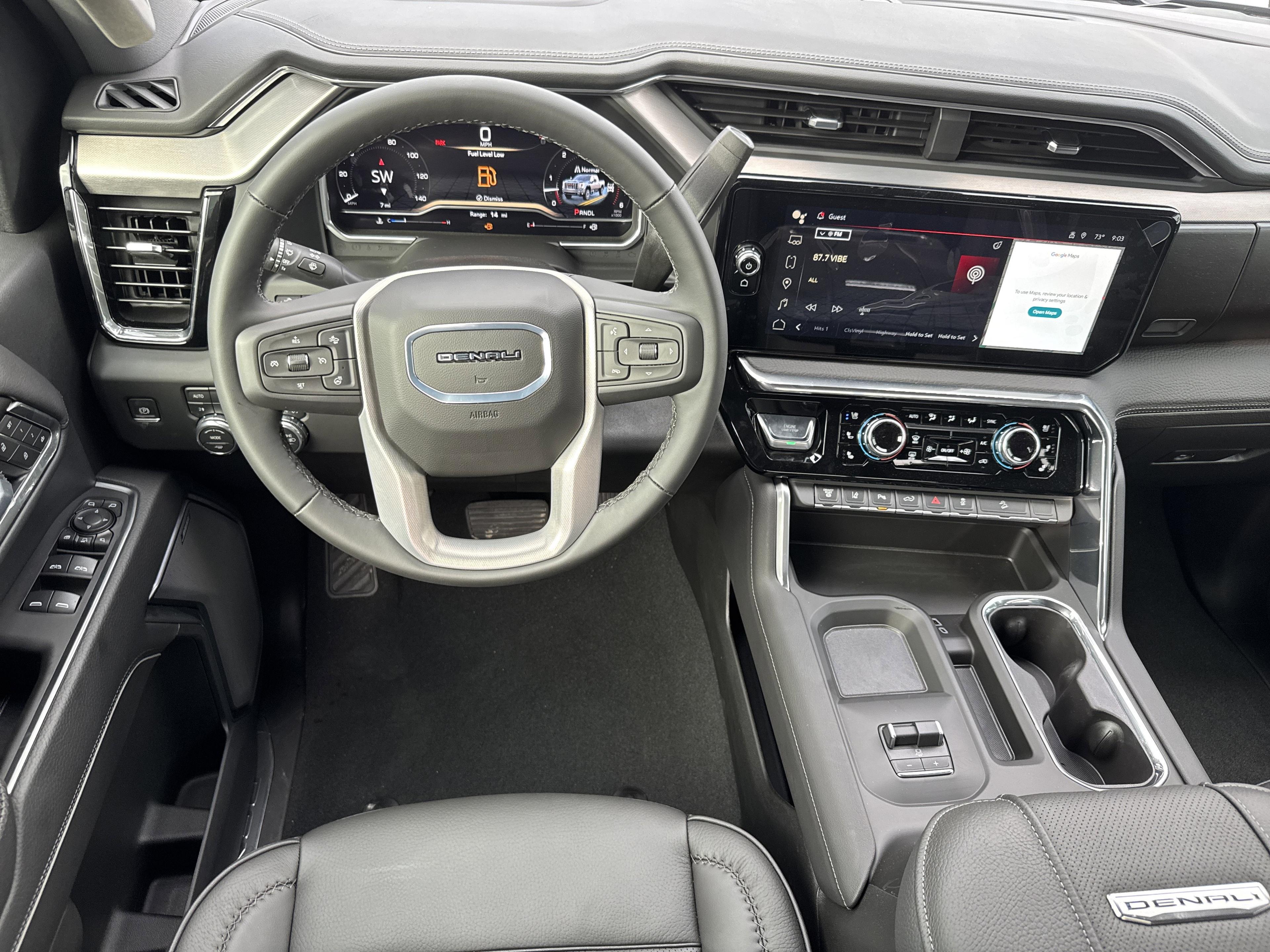 GMC Sierra 2500 Hd Denali Four Wheel Drive Crew Cab - Thumbnail 16