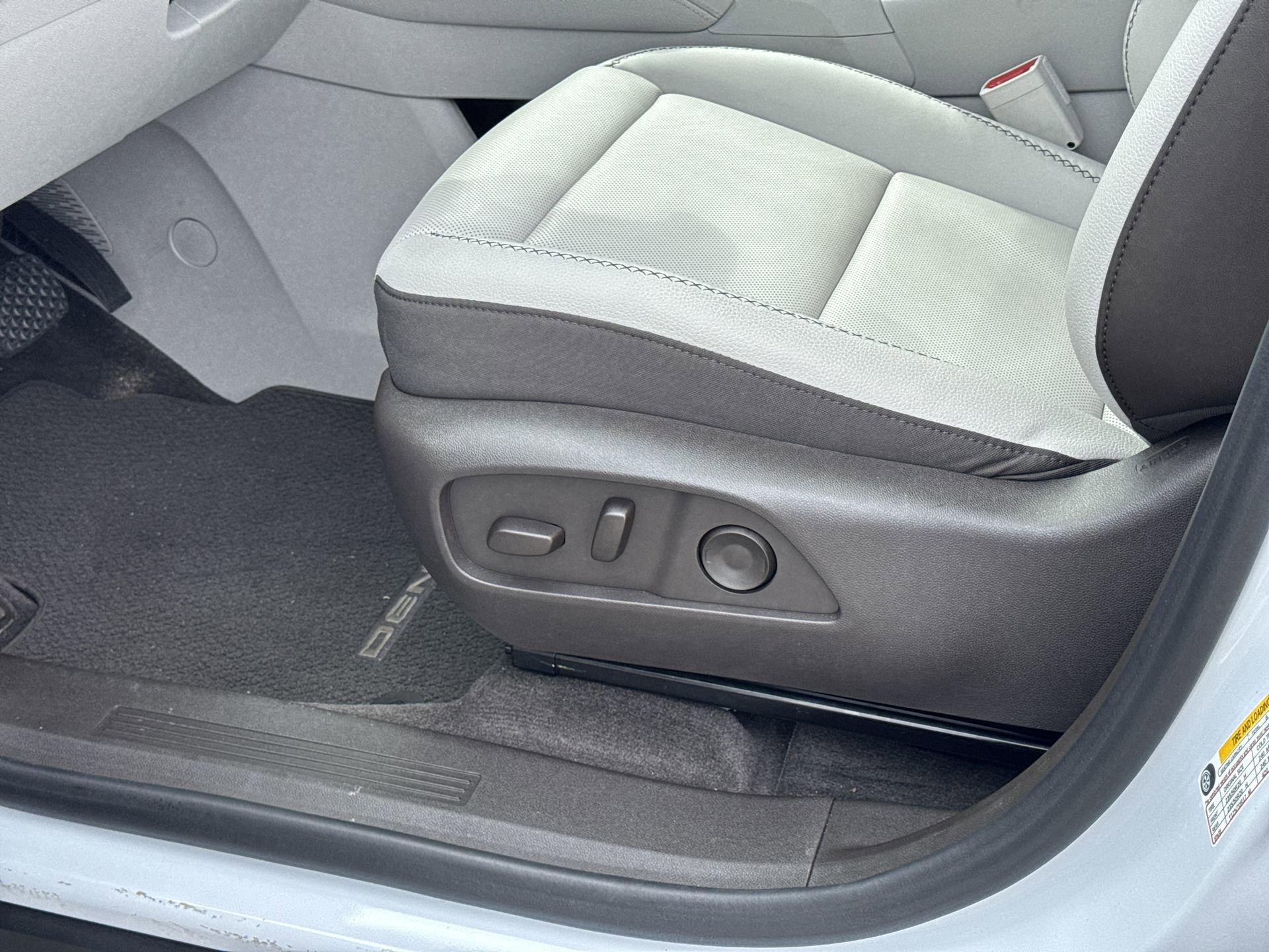 GMC Terrain Denali All Wheel Drive Suv - Thumbnail 16