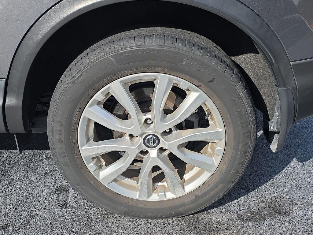 Nissan Rogue Sport Sv - Thumbnail 6