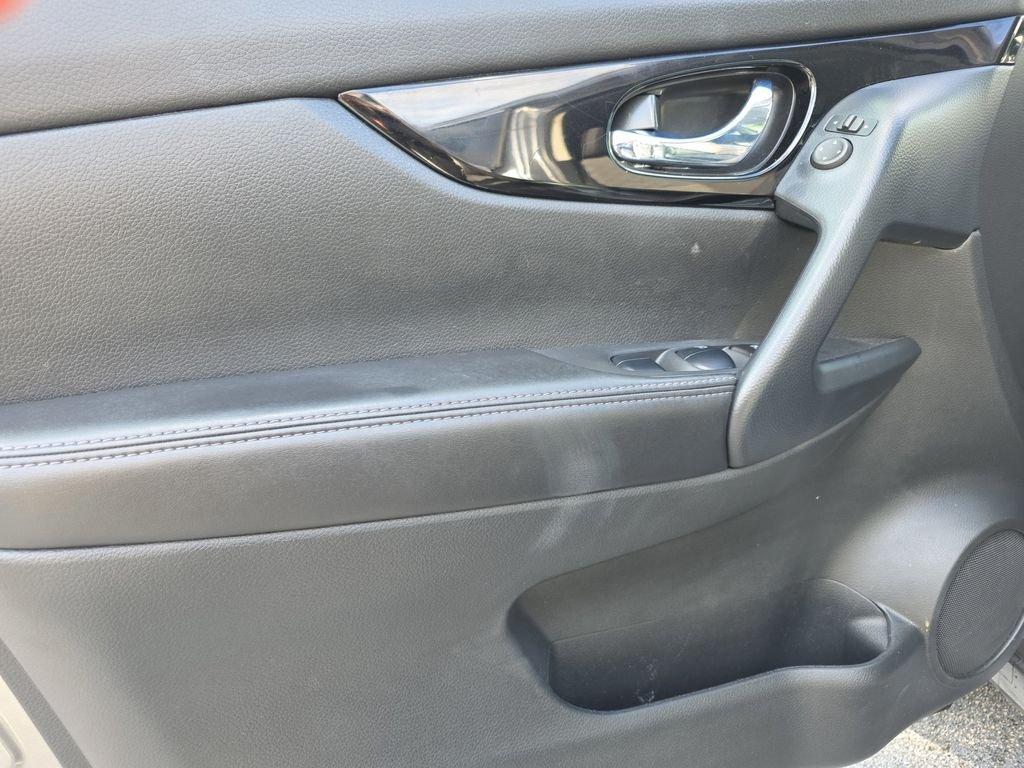 Nissan Rogue Sport Sv - Thumbnail 11