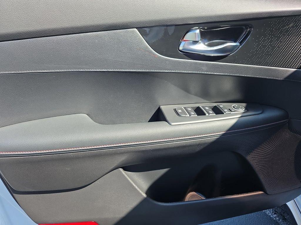 Kia Forte Gt With Navigation - Thumbnail 10