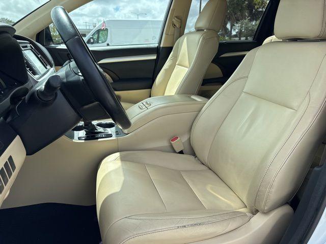 Toyota Highlander Se In Hollywood Fl | 5Tdkzrfh2Hs512268 | Toyota Of Hollywood'S Amazinn Used Cars - Thumbnail 11