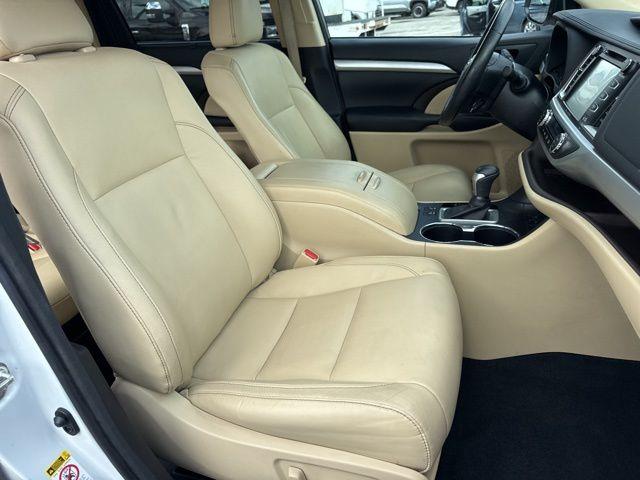 Toyota Highlander Se In Hollywood Fl | 5Tdkzrfh2Hs512268 | Toyota Of Hollywood'S Amazinn Used Cars - Thumbnail 15