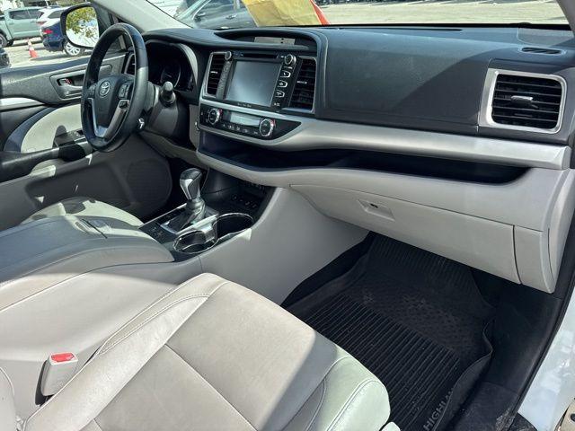Toyota Highlander Xle In Hollywood Fl | 5Tdjzrfh6Hs516108 | Toyota Of Hollywood'S Amazinn Used Cars - Thumbnail 16
