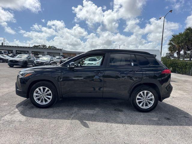 Toyota Corolla Cross Le In Hollywood Fl | 7Mubaaag4Rv088445 | Toyota Of Hollywood'S Amazinn Used Cars - Thumbnail 5