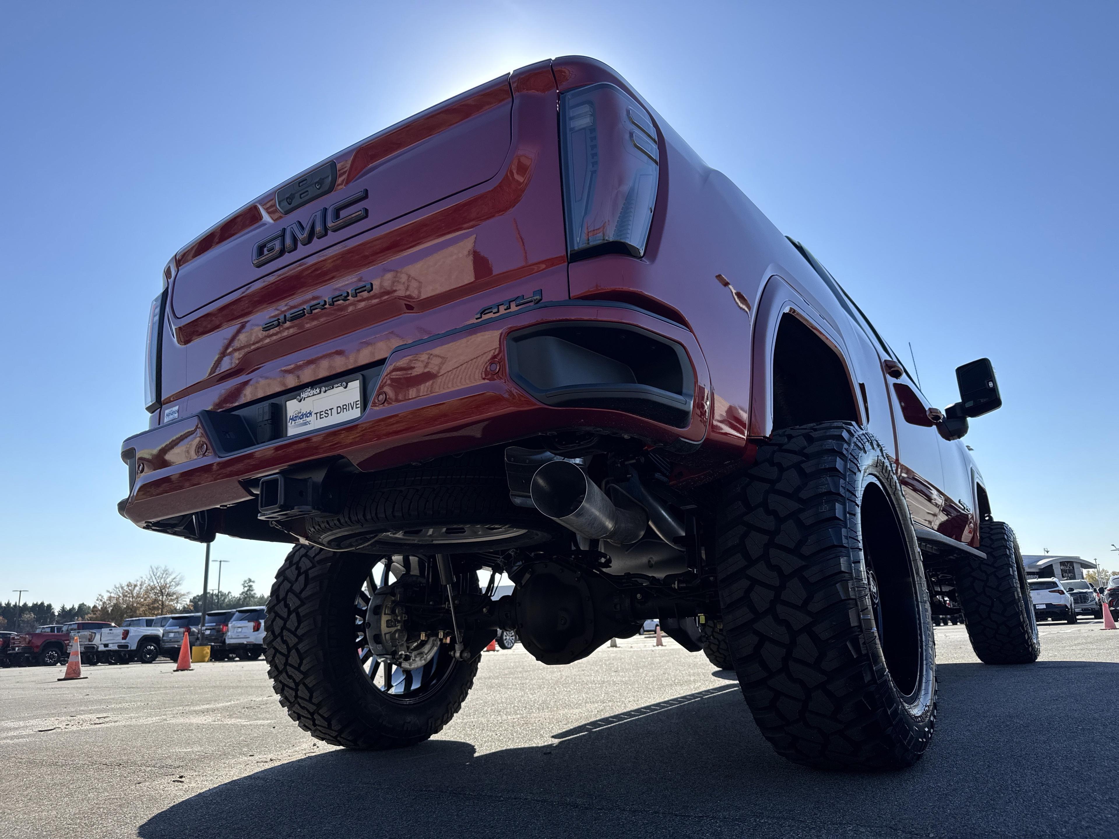 GMC Sierra 2500 Hd At4 Four Wheel Drive Crew Cab - Thumbnail 11