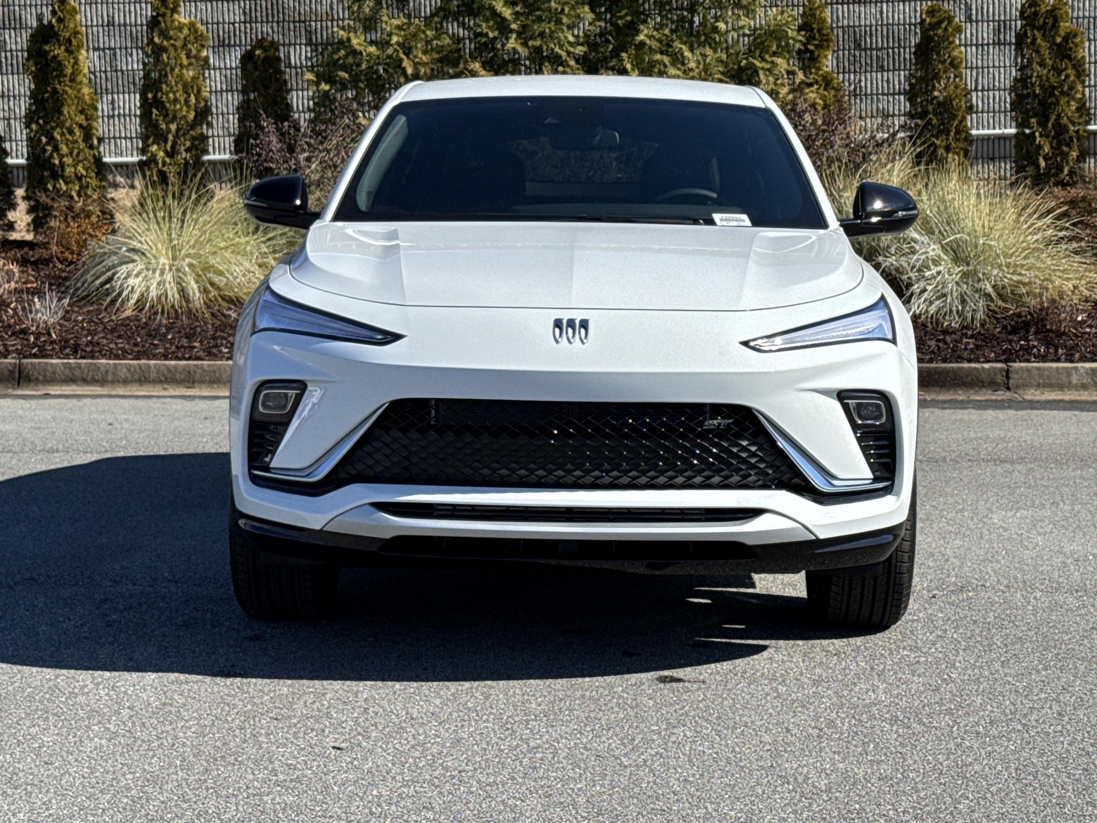 Buick Envista Sport Touring Front Wheel Drive Suv - Thumbnail 2