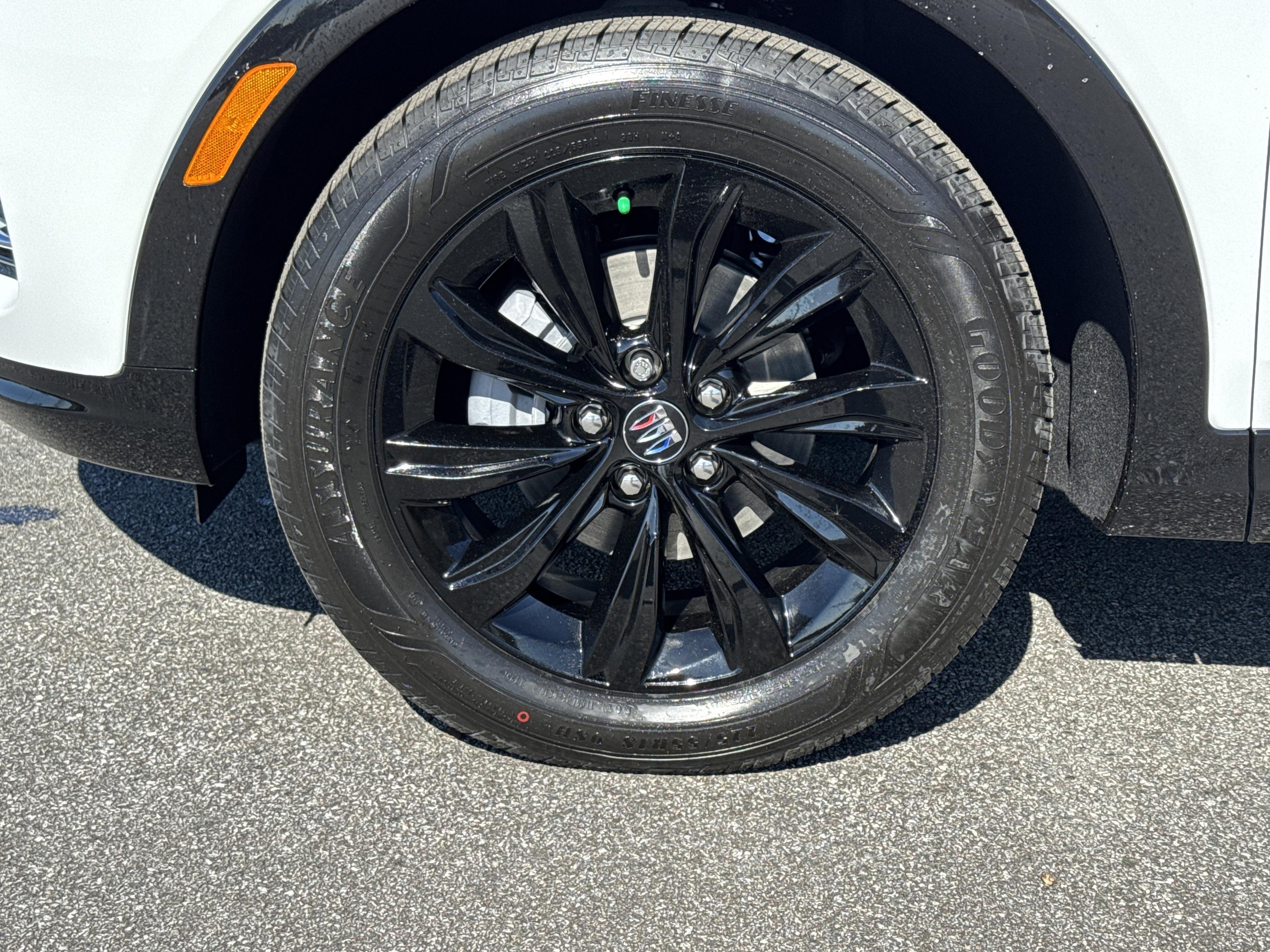 Buick Envista Sport Touring Front Wheel Drive Suv - Thumbnail 12