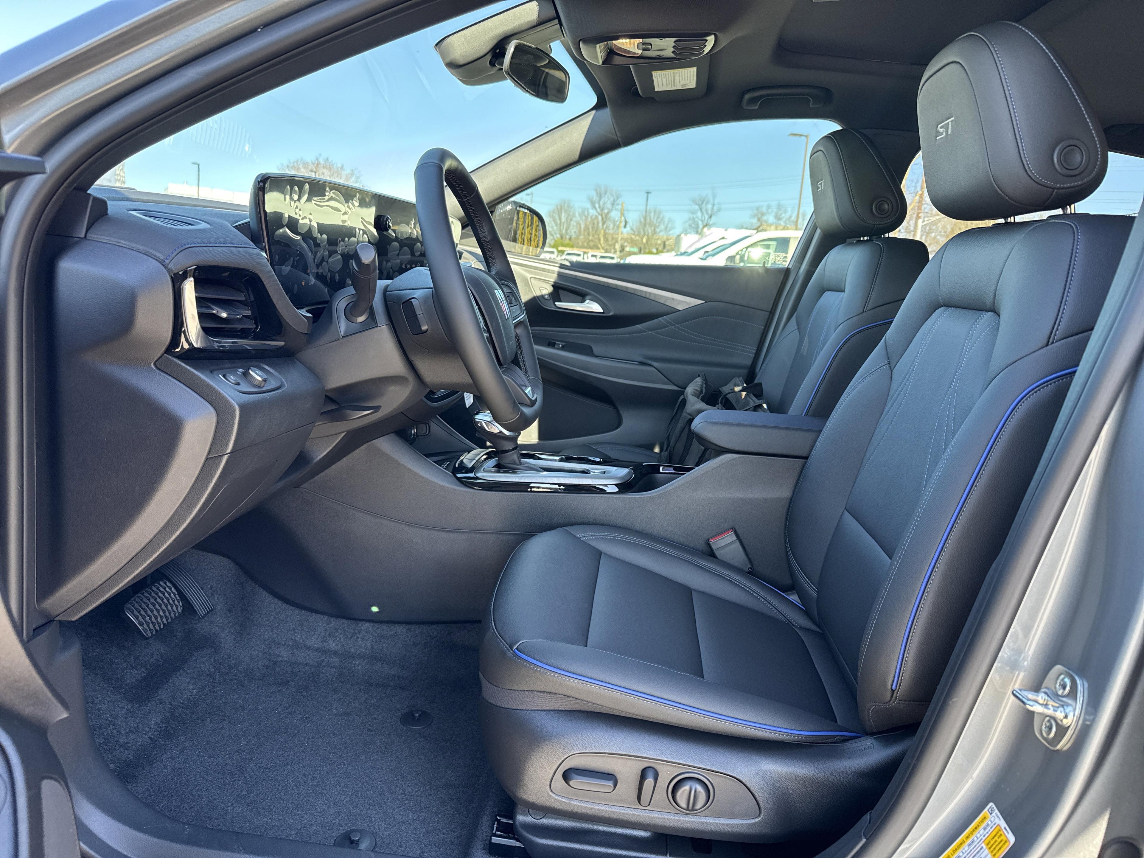 Buick Envista Sport Touring Front Wheel Drive Suv - Thumbnail 13