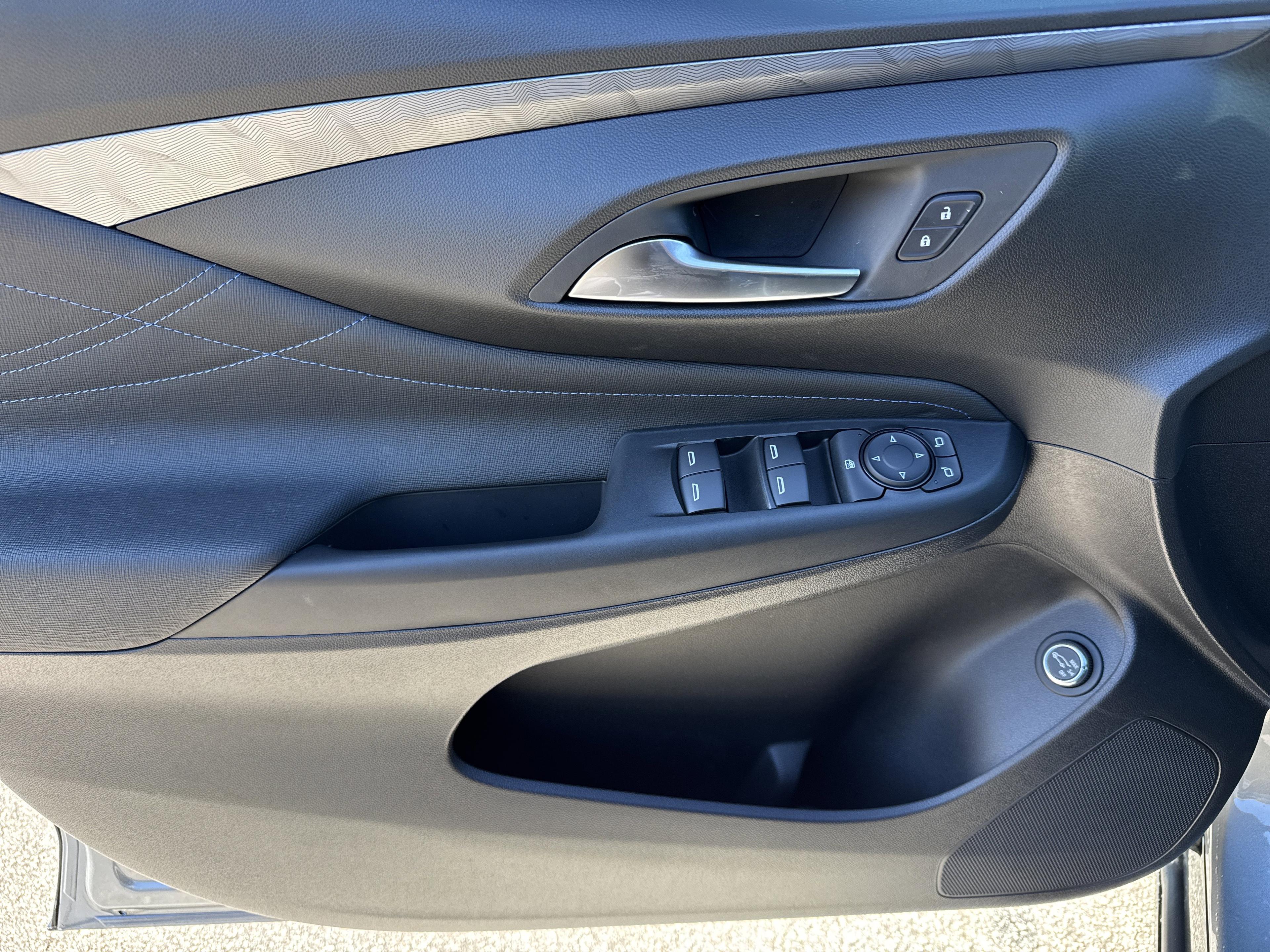 Buick Envista Sport Touring Front Wheel Drive Suv - Thumbnail 11