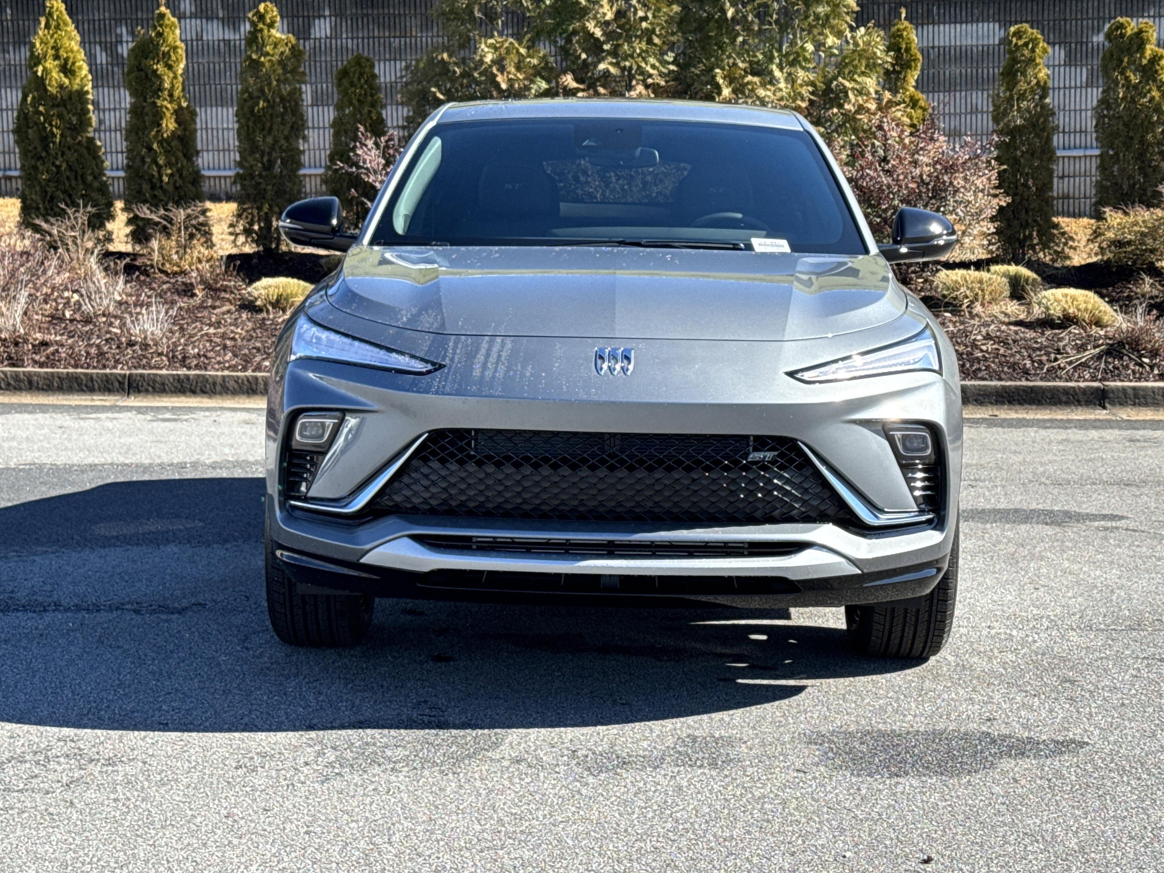 Buick Envista Sport Touring Front Wheel Drive Suv - Thumbnail 2