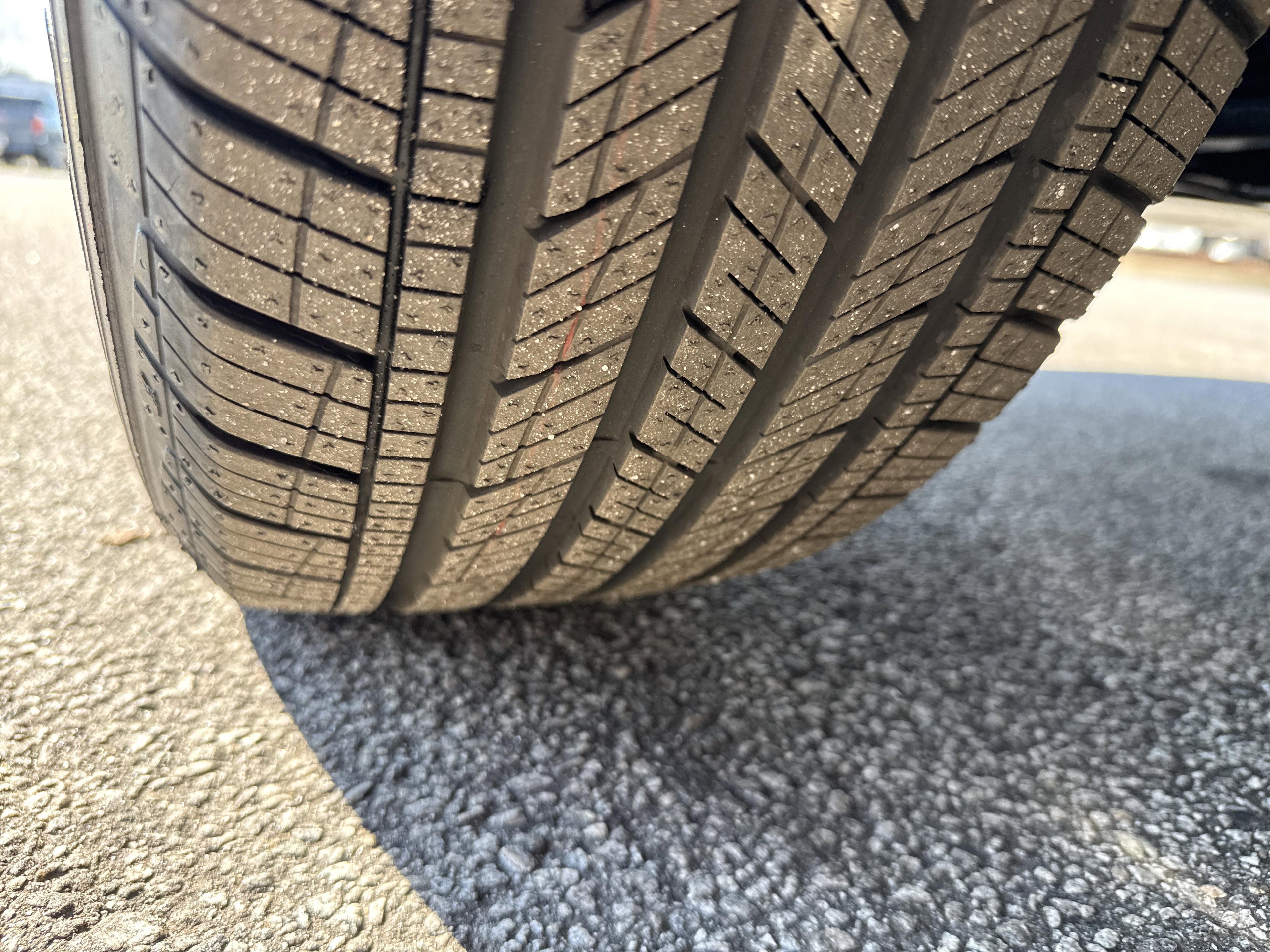 Buick Envista Sport Touring Front Wheel Drive Suv - Thumbnail 11