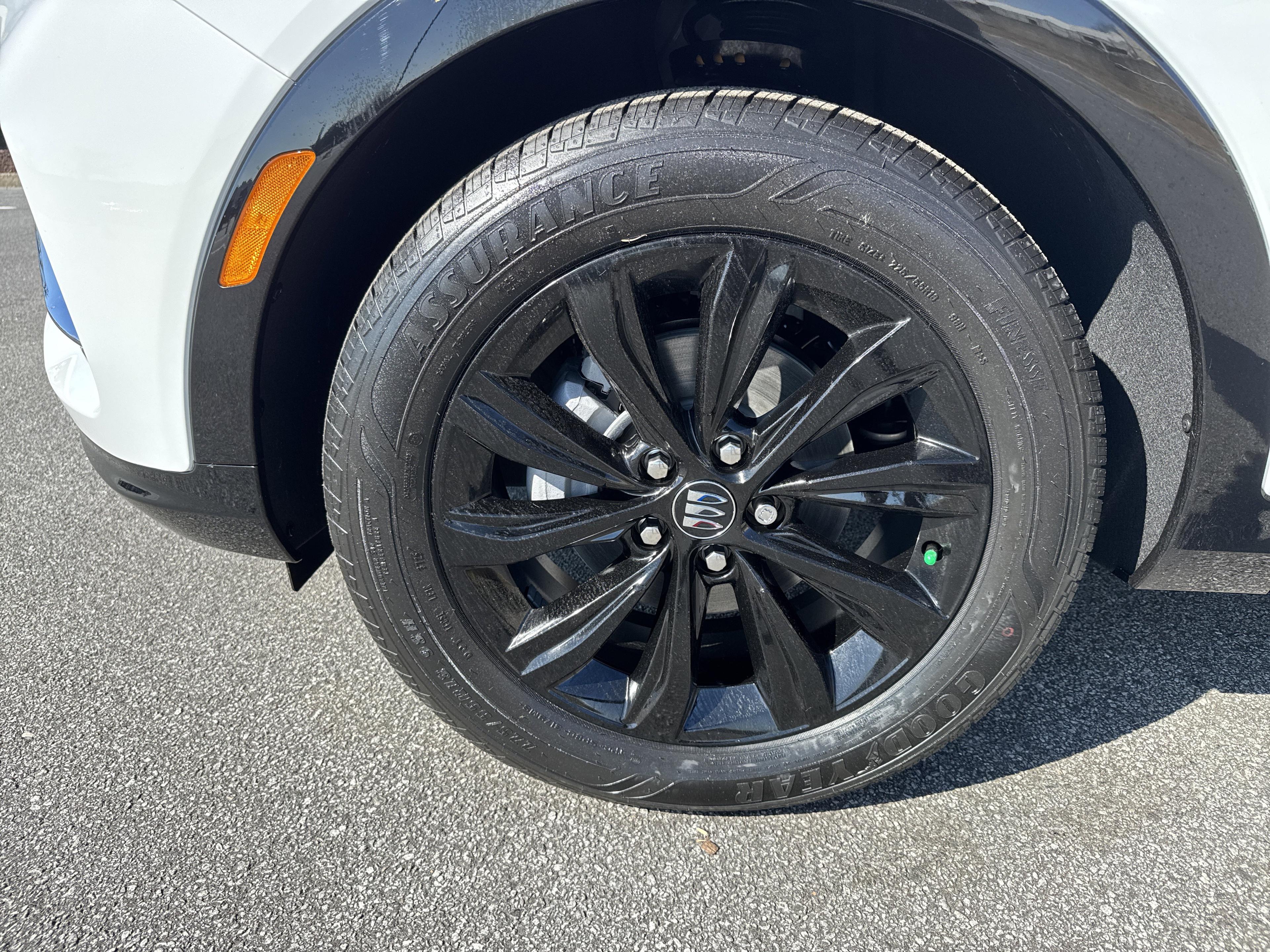 Buick Envista Sport Touring Front Wheel Drive Suv - Thumbnail 12