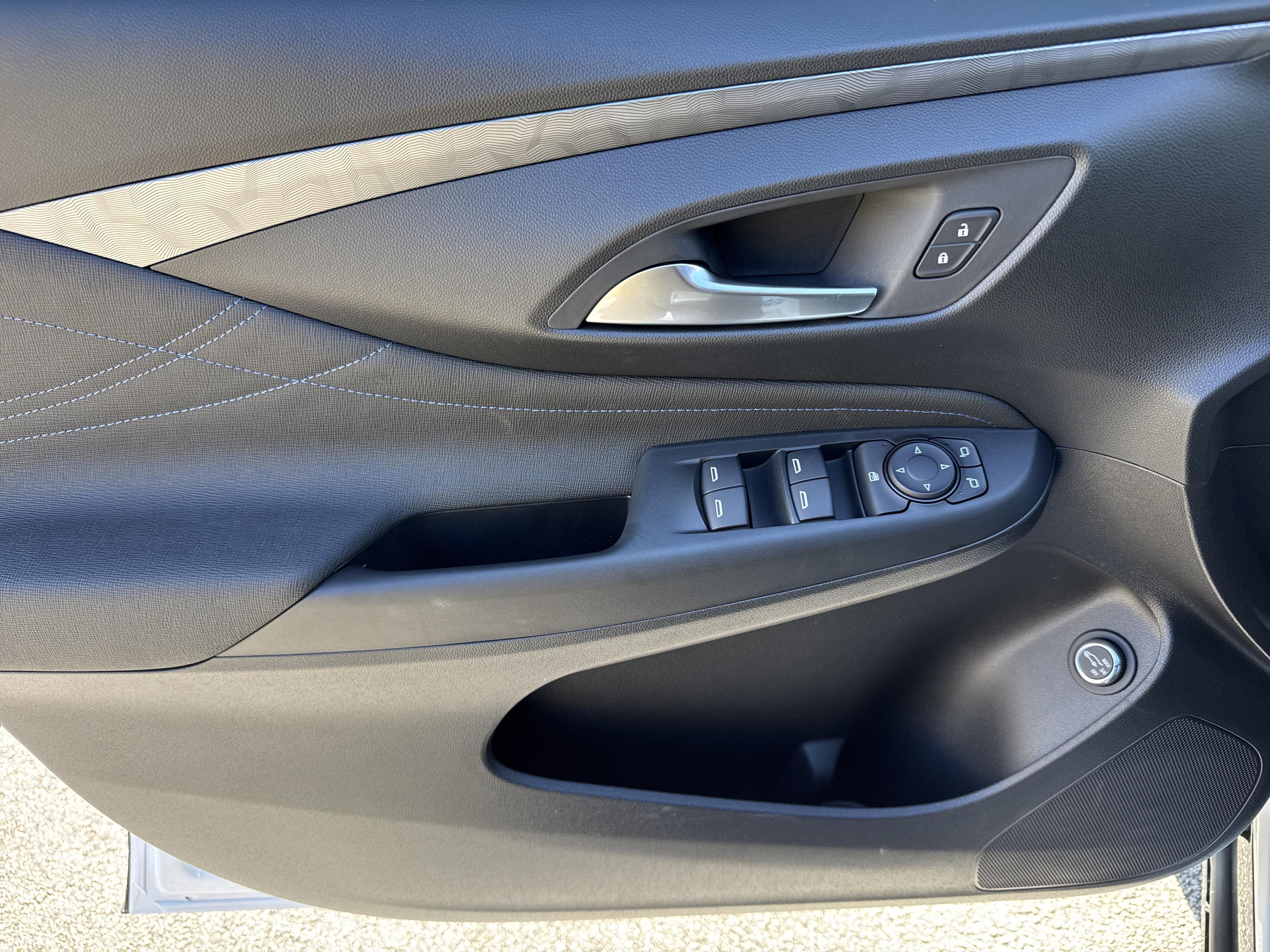 Buick Envista Sport Touring Front Wheel Drive Suv - Thumbnail 13