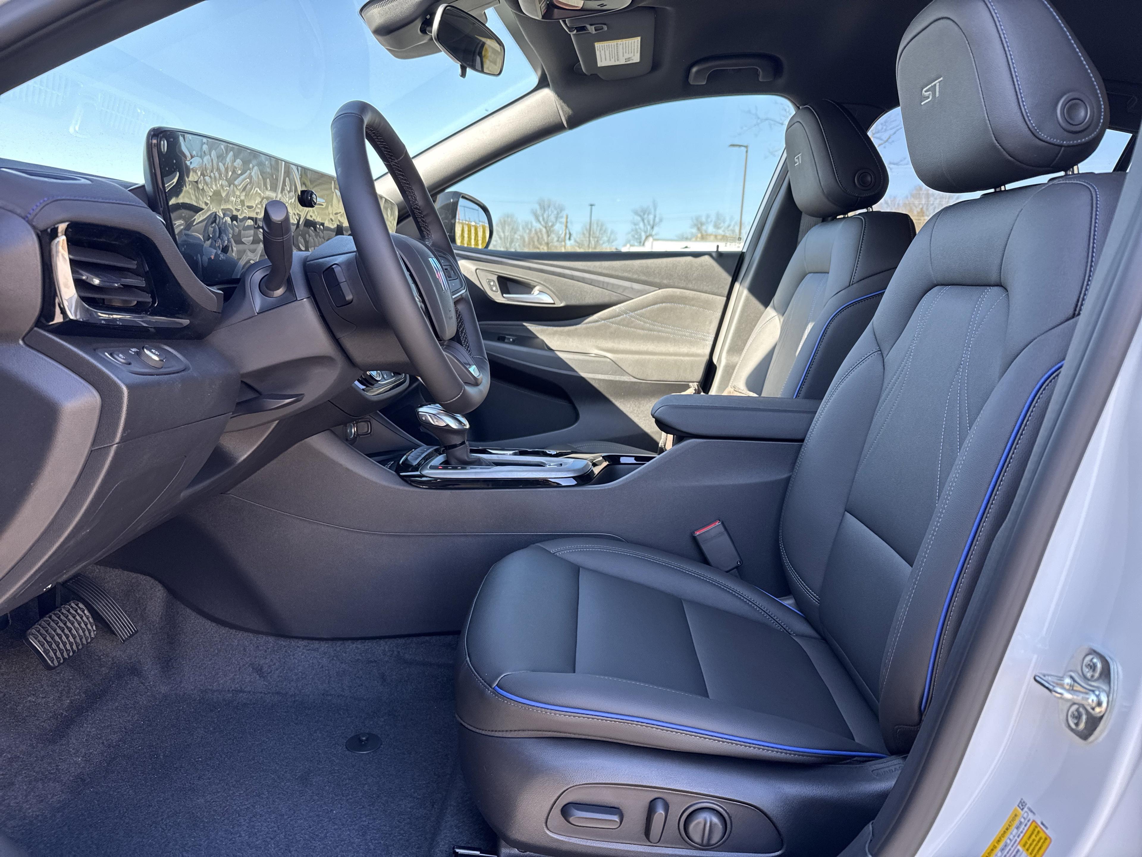 Buick Envista Sport Touring Front Wheel Drive Suv - Thumbnail 15