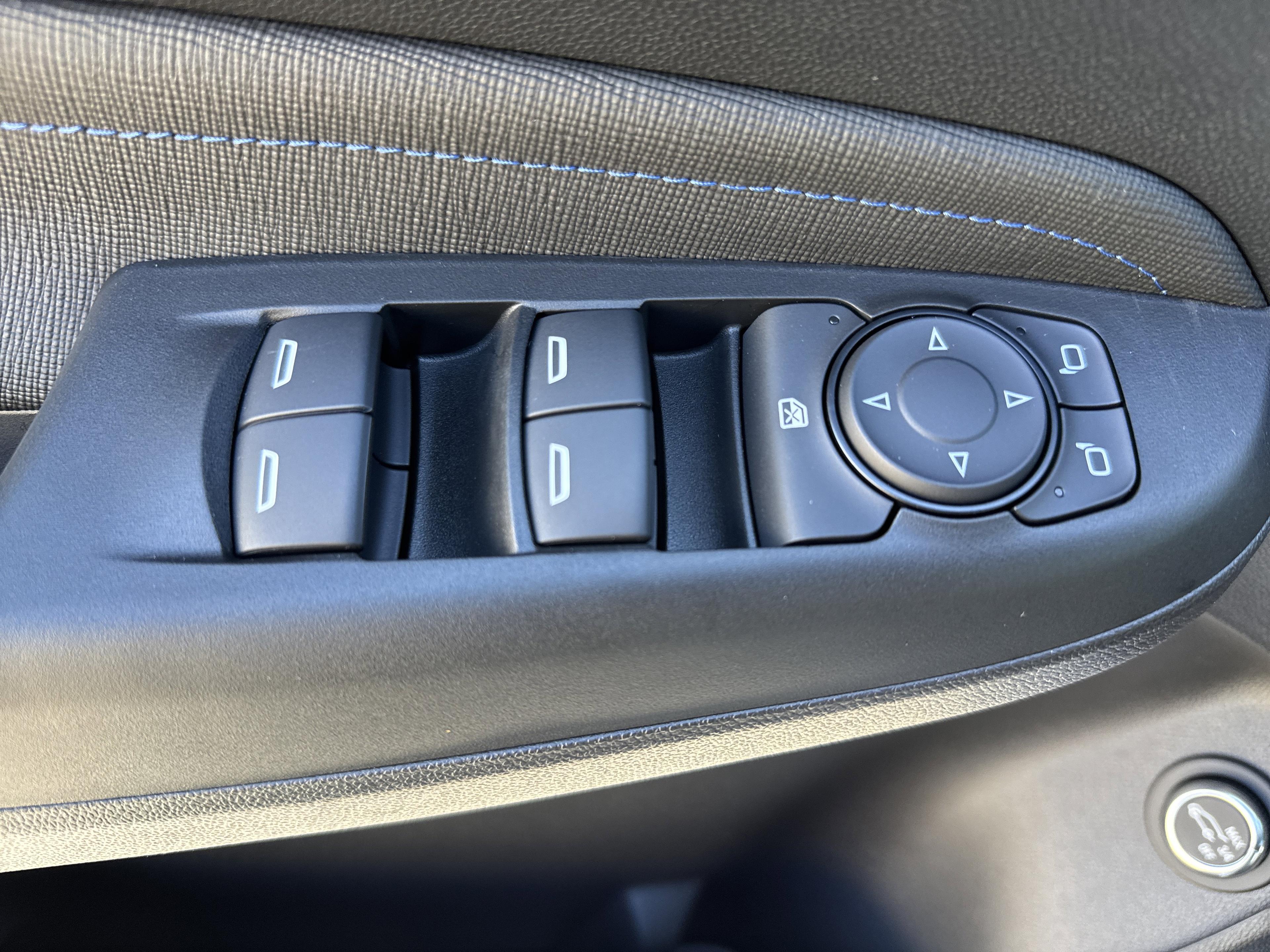 Buick Envista Sport Touring Front Wheel Drive Suv - Thumbnail 14