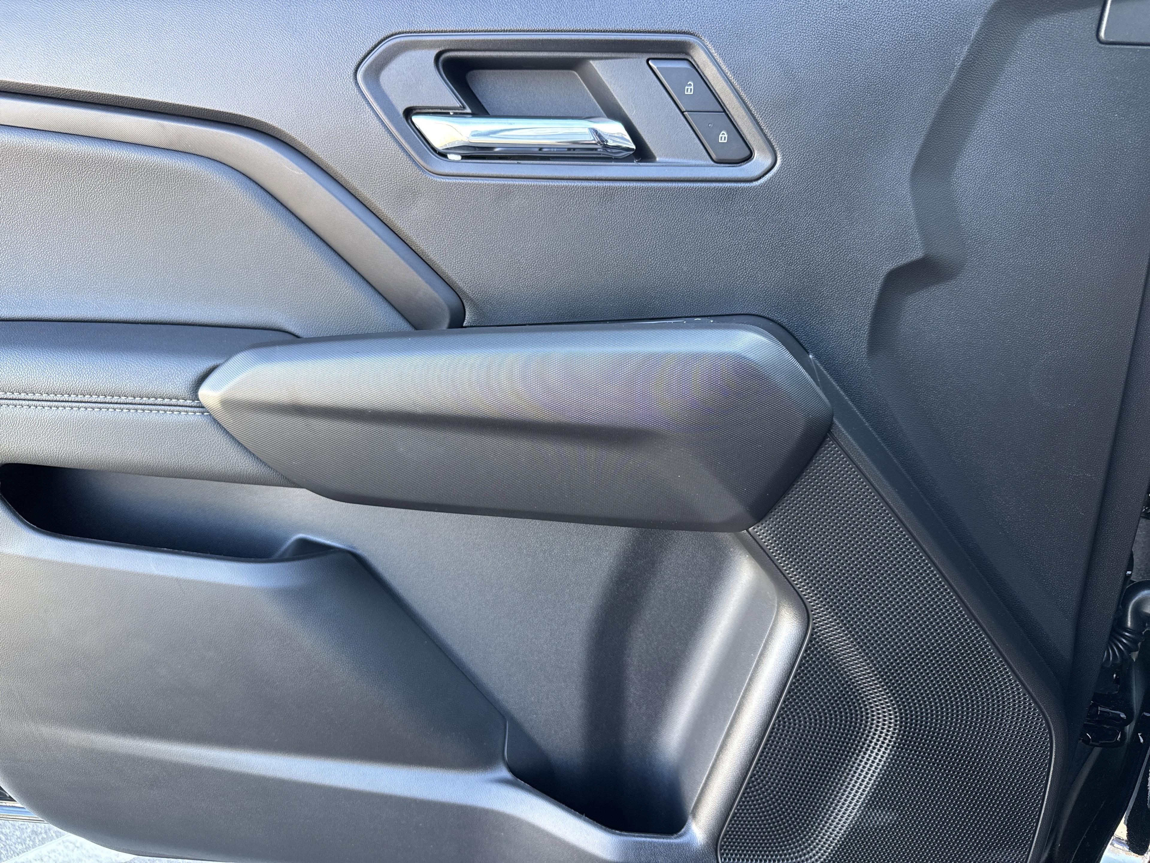 GMC Canyon Elevation Four Wheel Drive Crew Cab - Thumbnail 13