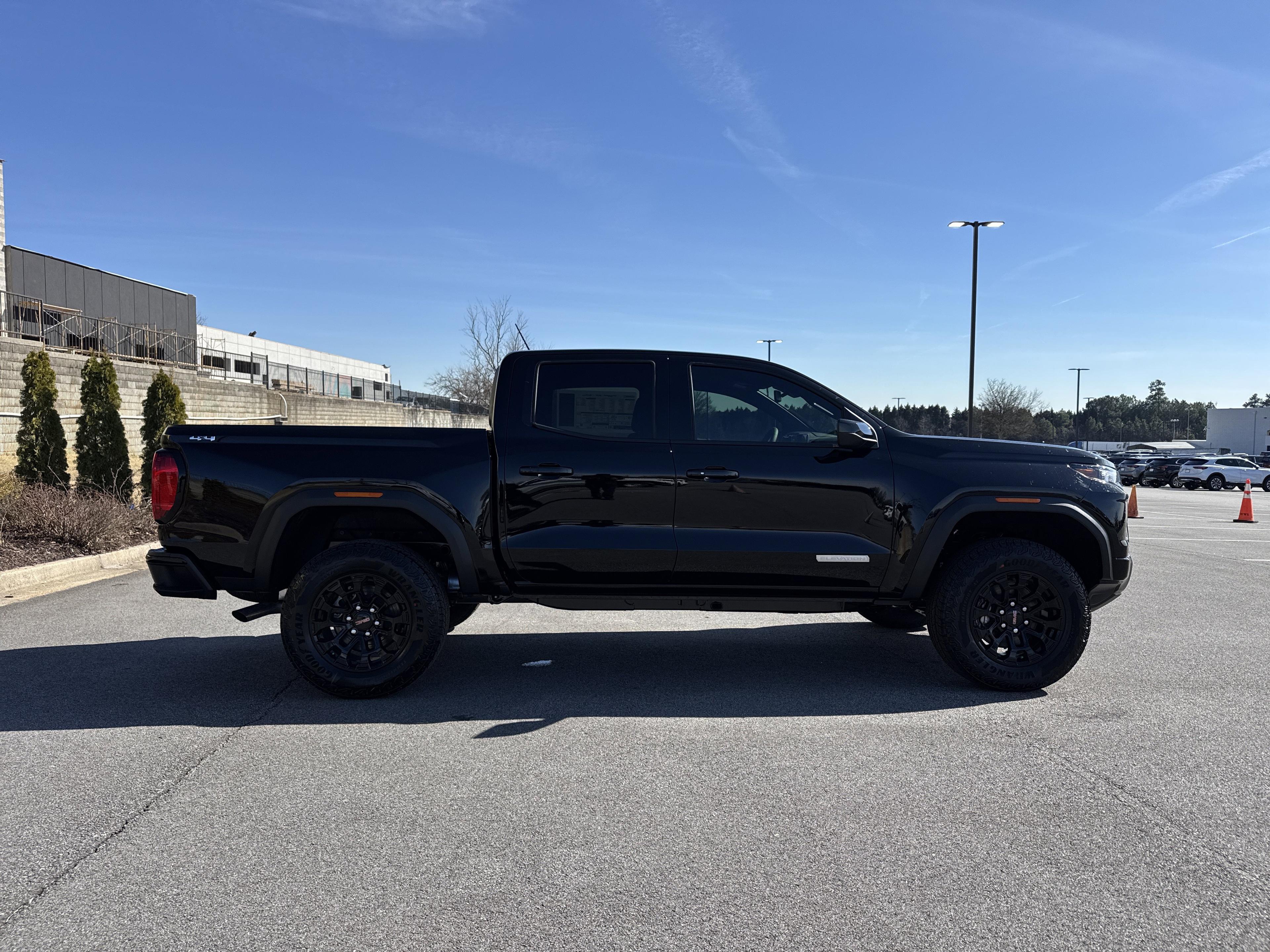 GMC Canyon Elevation Four Wheel Drive Crew Cab - Thumbnail 10