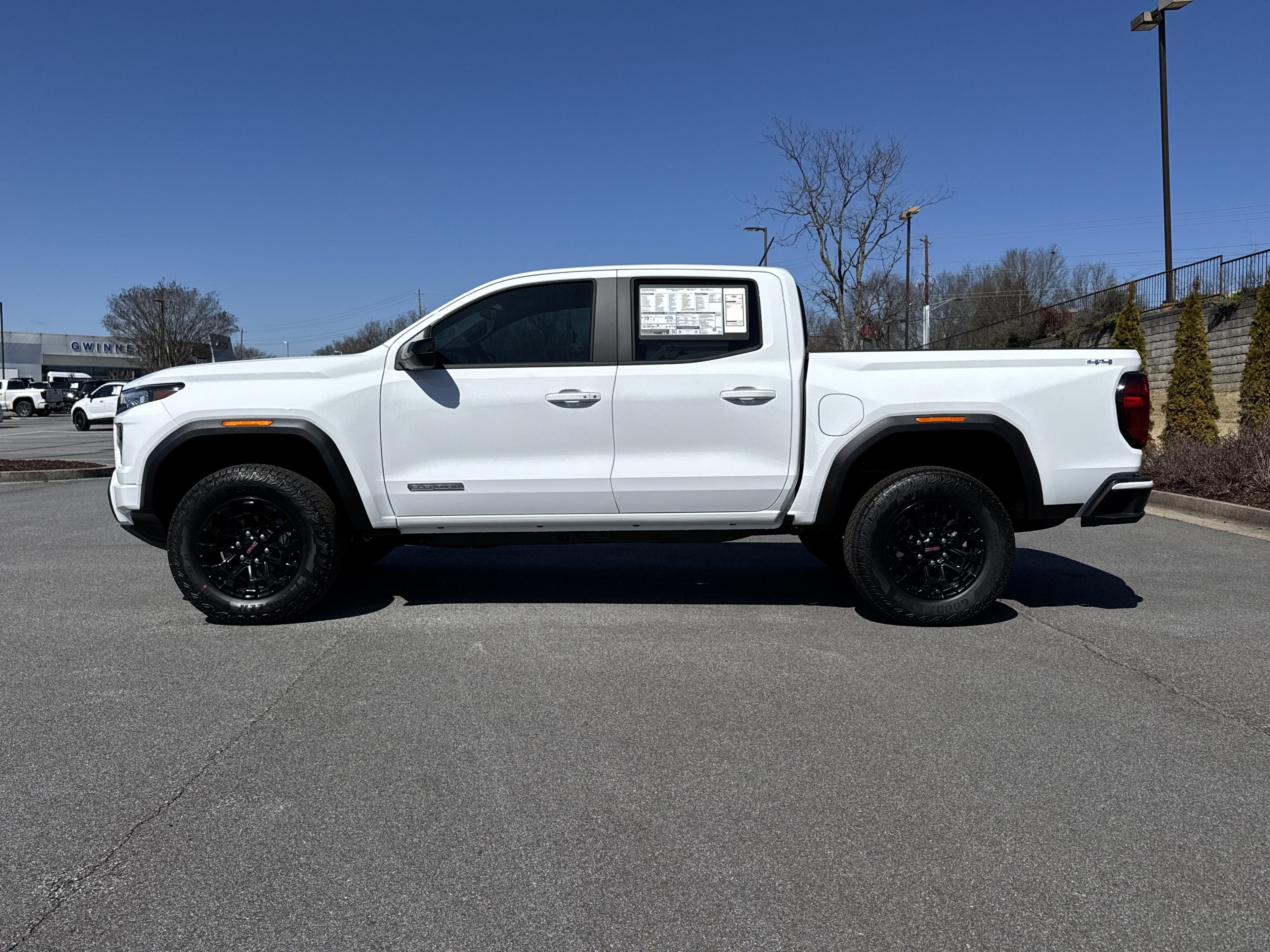 GMC Canyon Elevation Four Wheel Drive Crew Cab - Thumbnail 6