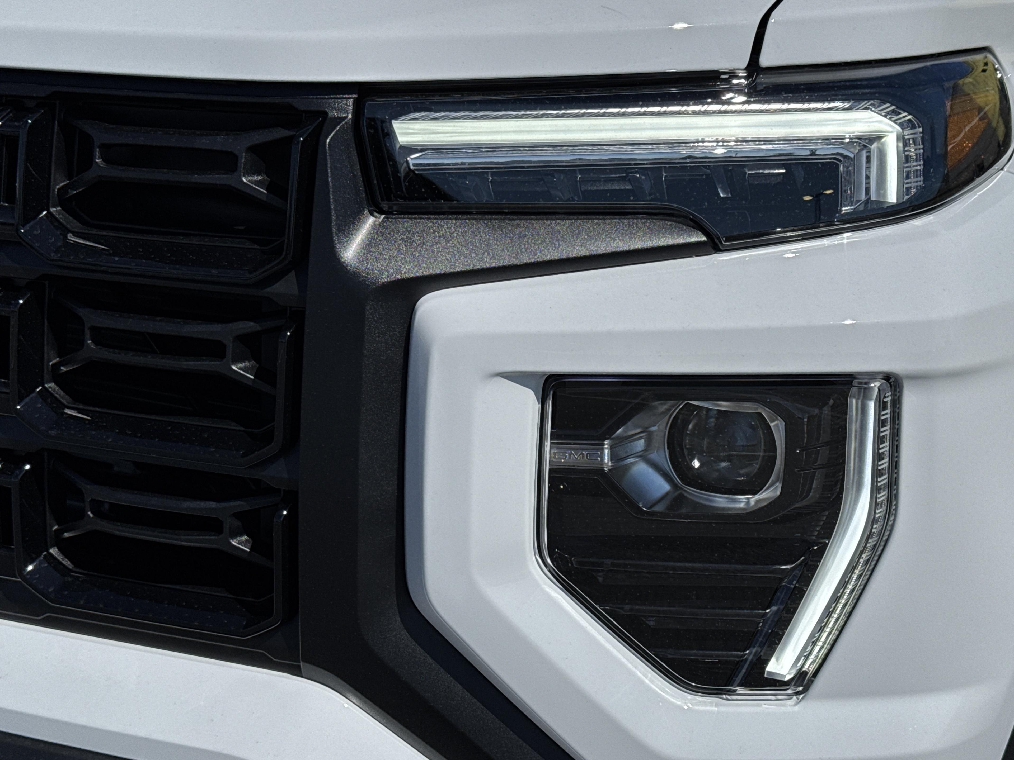 GMC Canyon Elevation Four Wheel Drive Crew Cab - Thumbnail 5