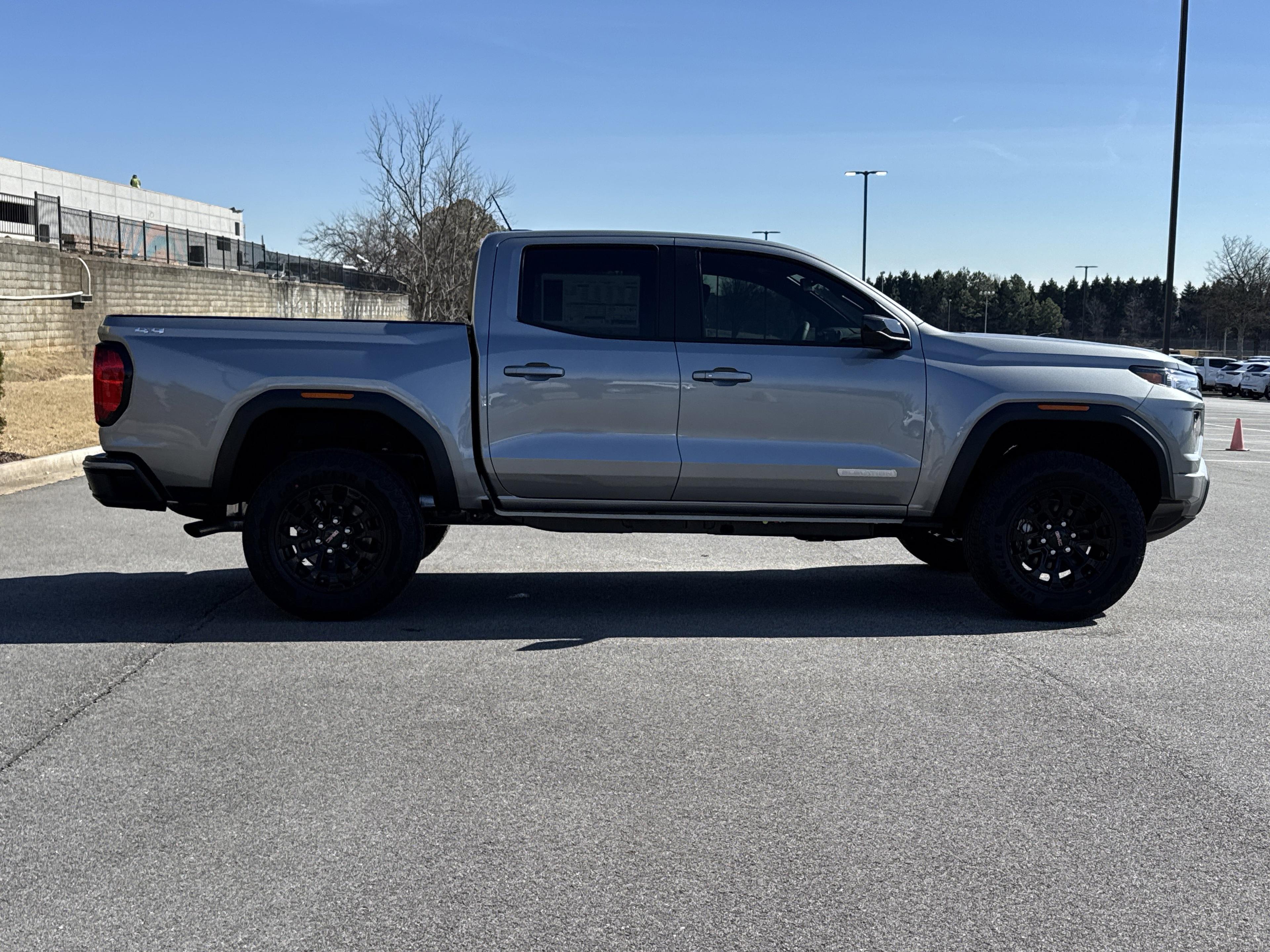 GMC Canyon Elevation Four Wheel Drive Crew Cab - Thumbnail 10