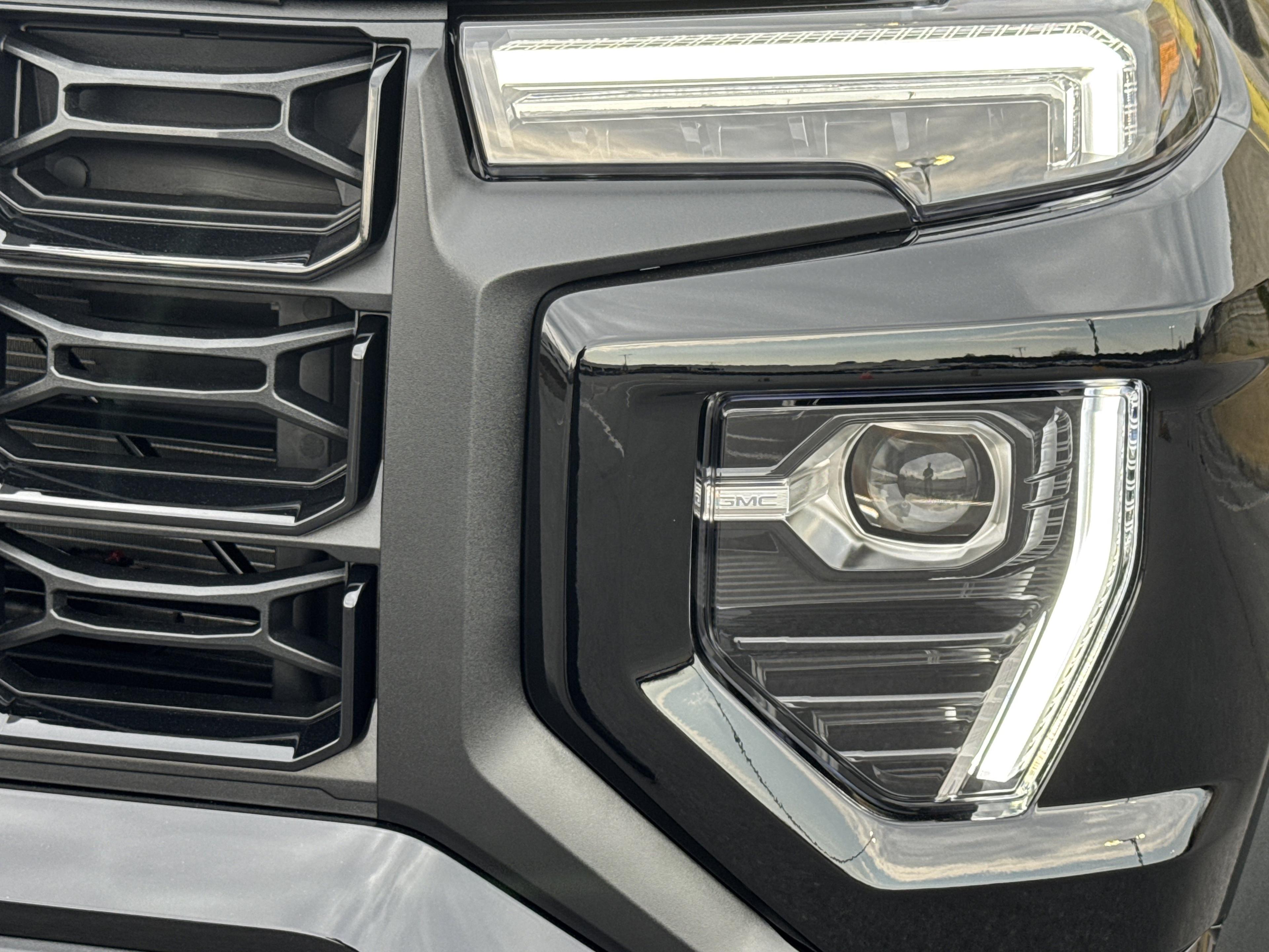 GMC Canyon Elevation Four Wheel Drive Crew Cab - Thumbnail 5