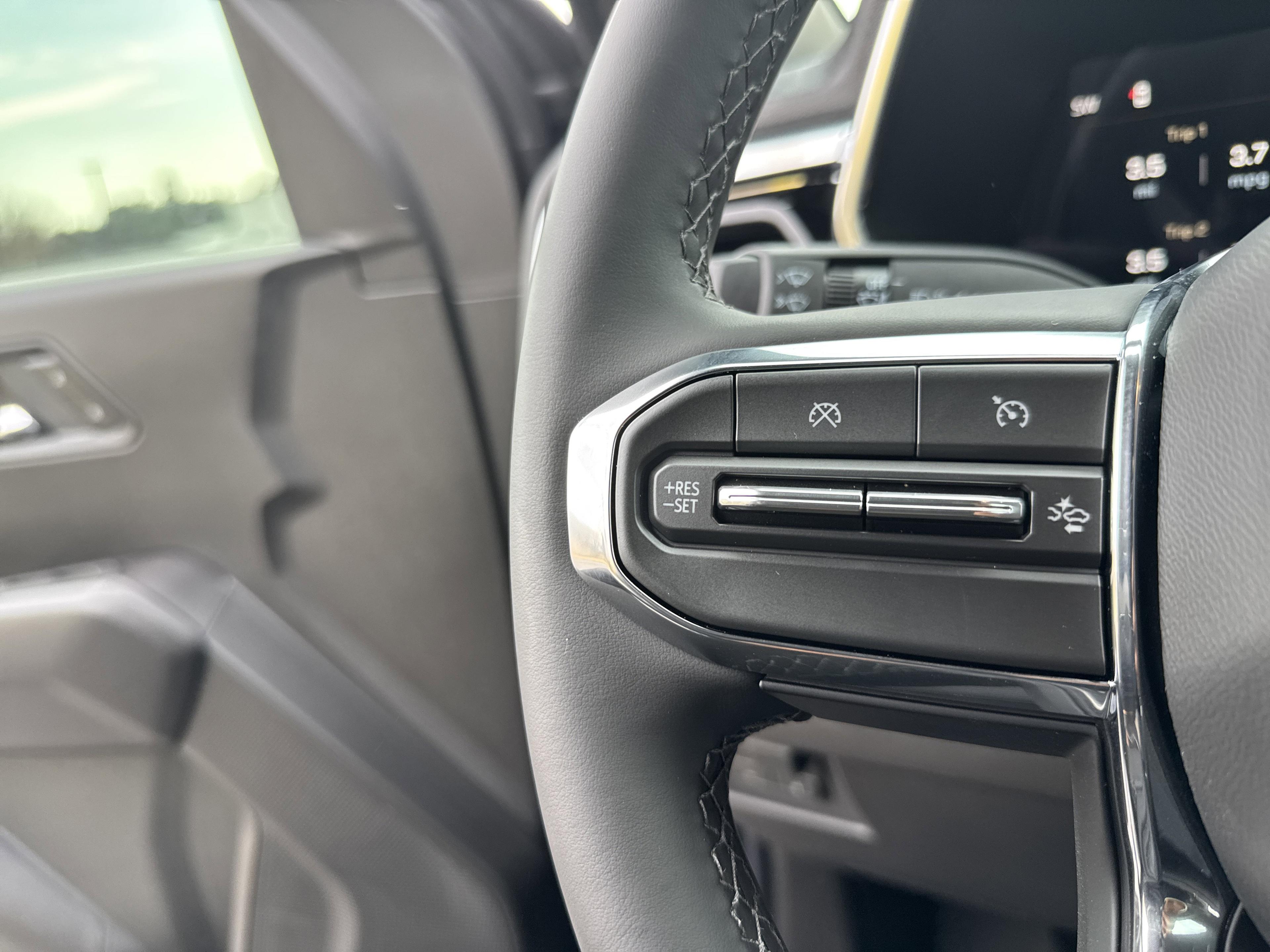 GMC Canyon Elevation Four Wheel Drive Crew Cab - Thumbnail 17