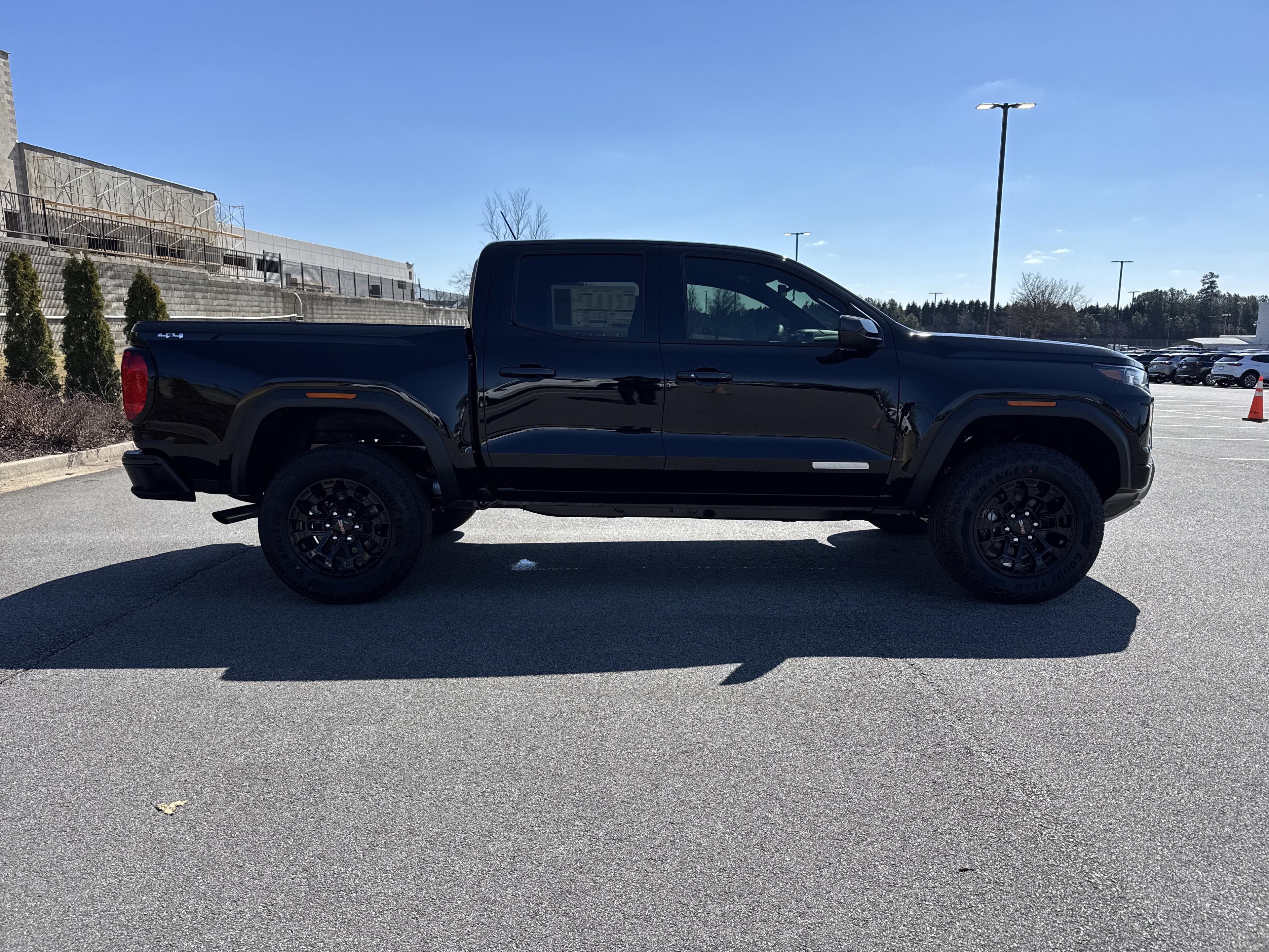 GMC Canyon Elevation Four Wheel Drive Crew Cab - Thumbnail 10