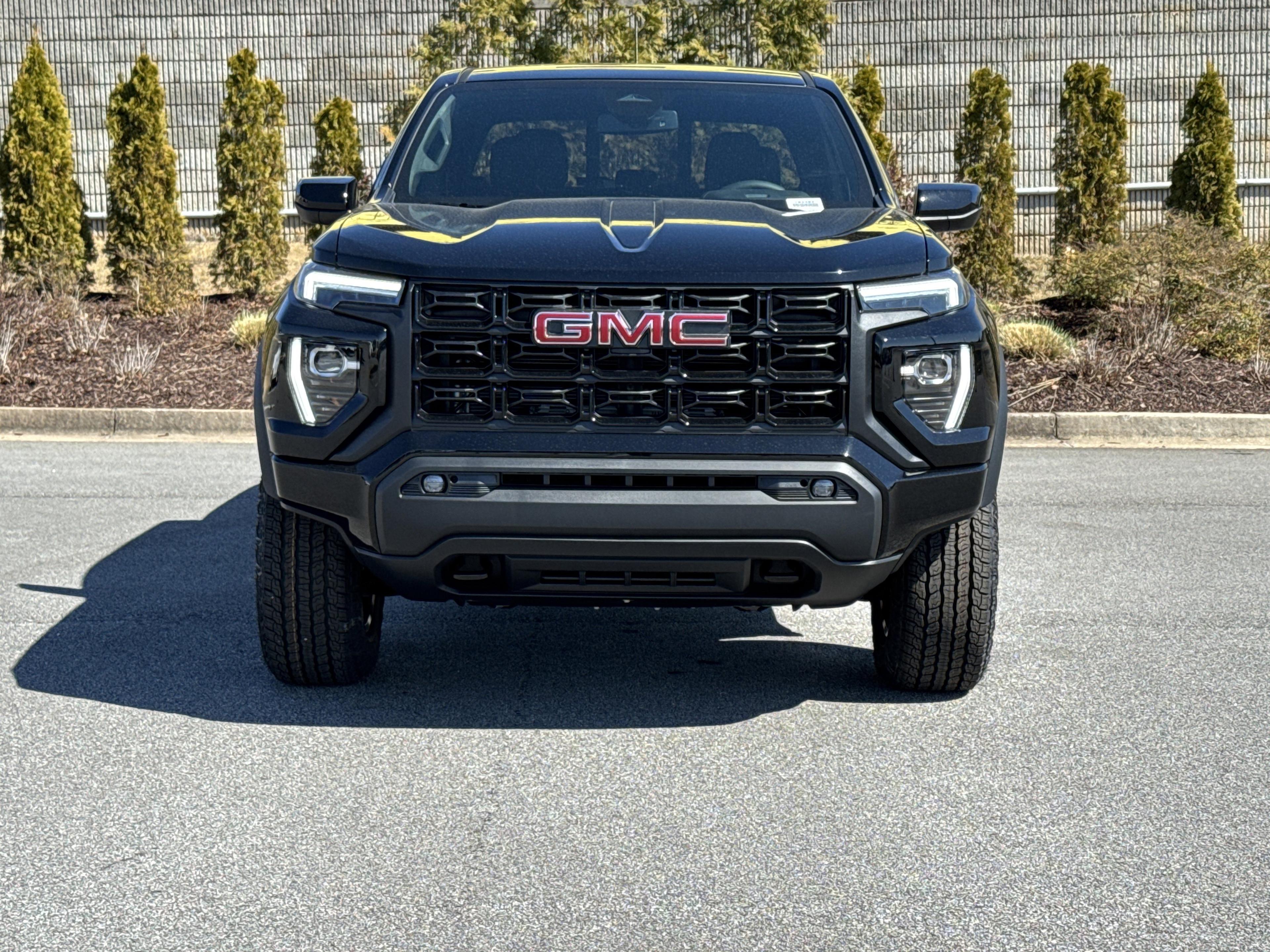 GMC Canyon Elevation Four Wheel Drive Crew Cab - Thumbnail 2