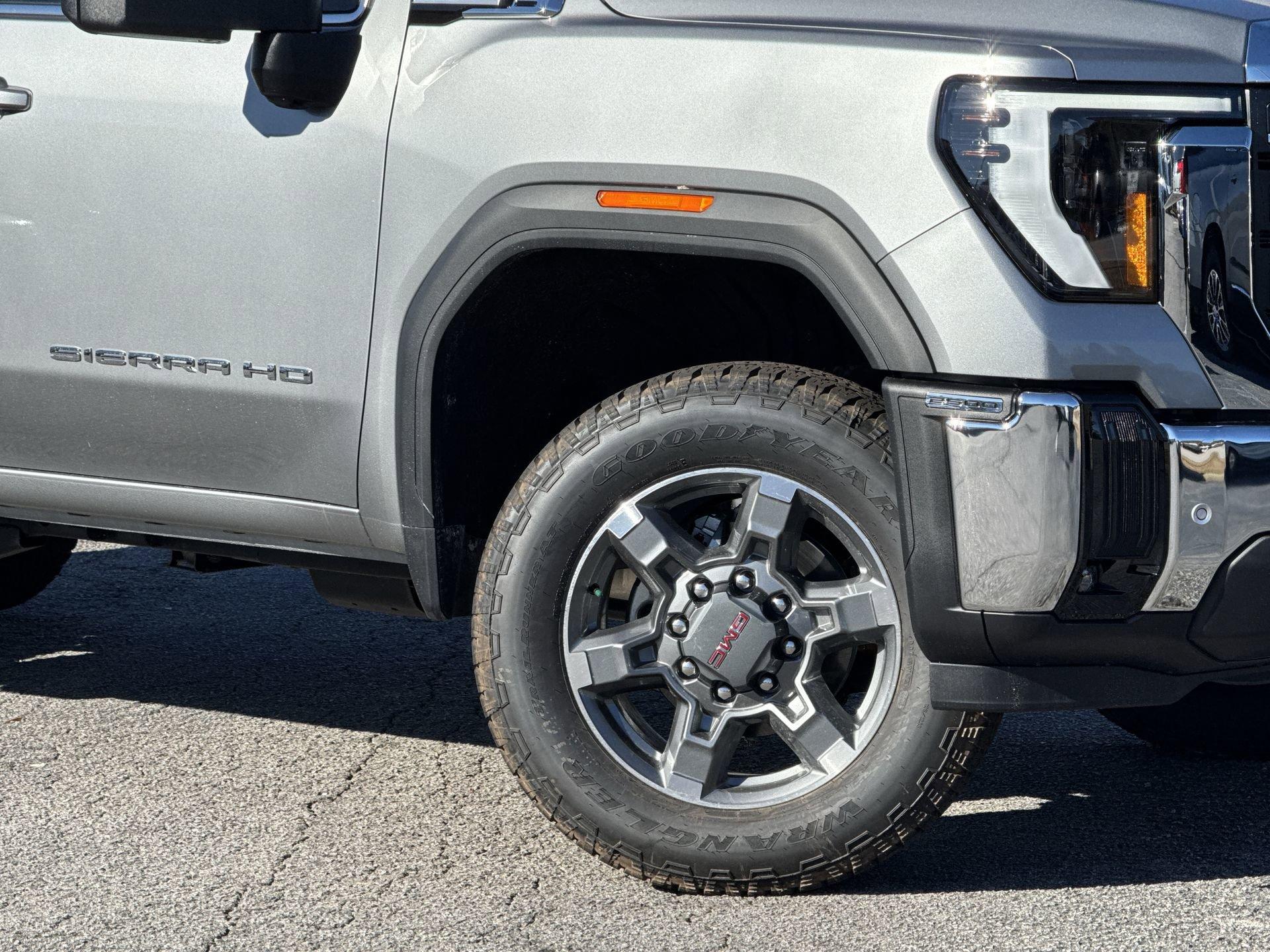 GMC Sierra 2500 Hd Sle Four Wheel Drive Double Cab - Thumbnail 12