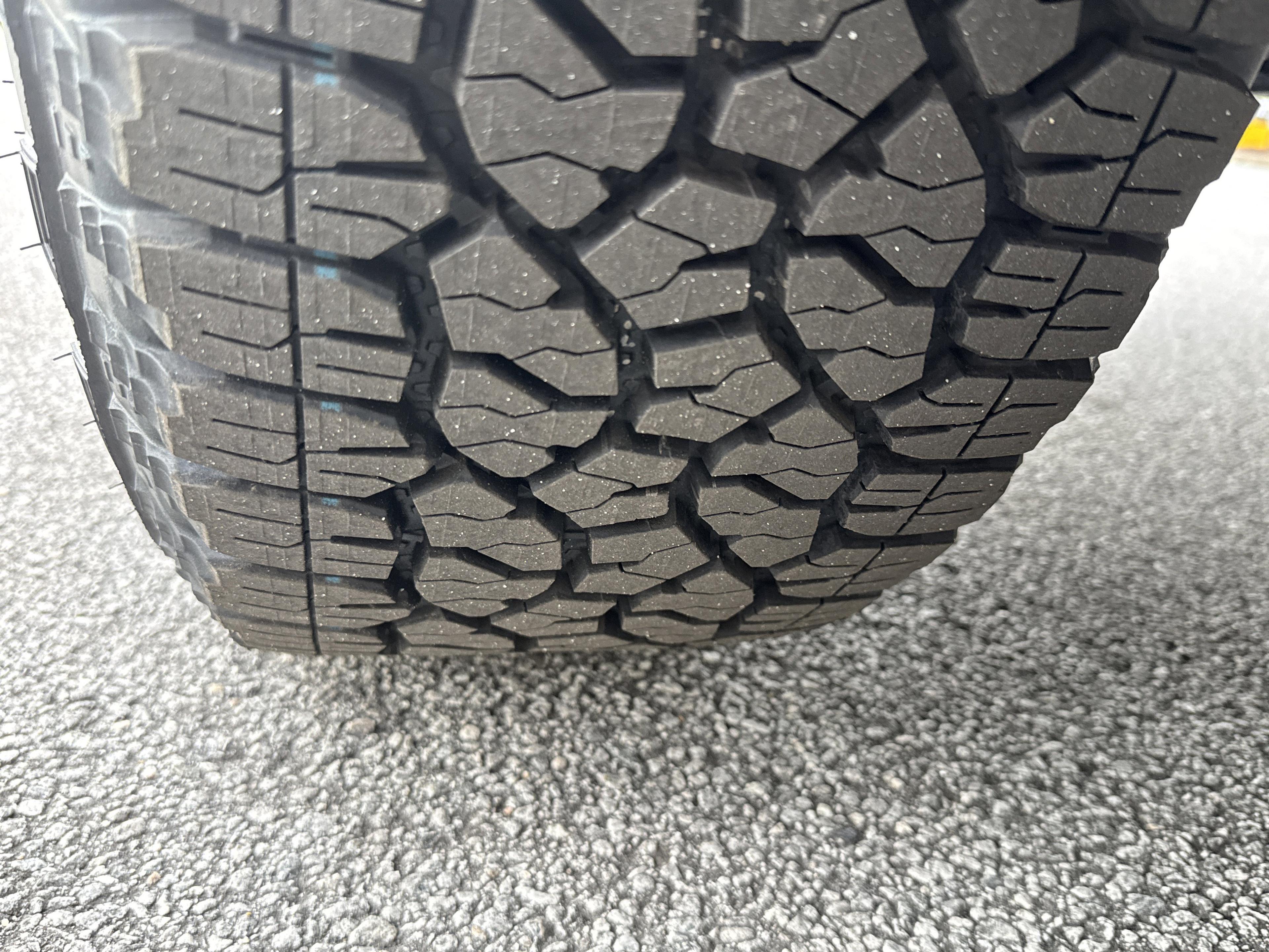 GMC Sierra 2500 Hd Denali Ultimate Four Wheel Drive Crew Cab - Thumbnail 11