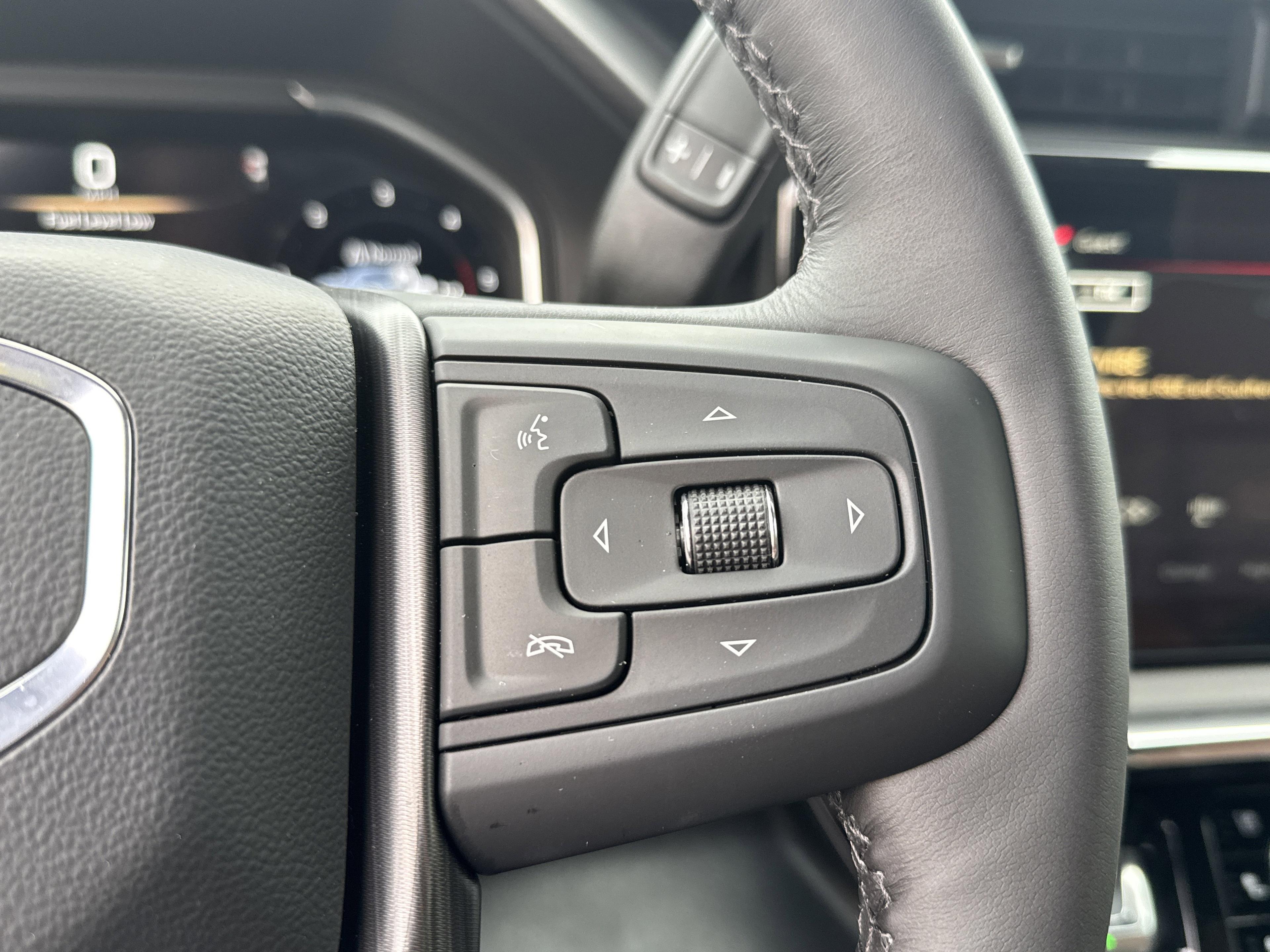 GMC Sierra 2500 Hd Denali Ultimate Four Wheel Drive Crew Cab - Thumbnail 19