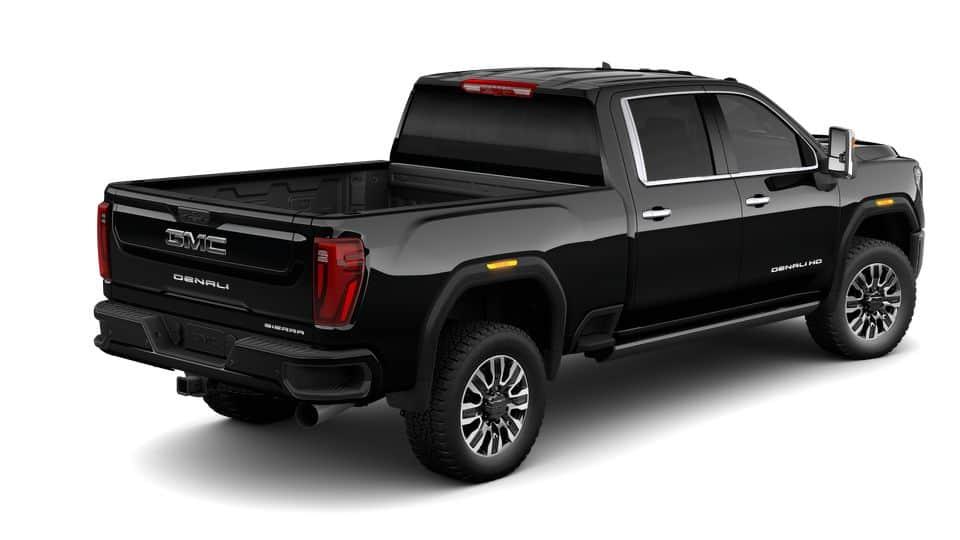 GMC Sierra 2500 Hd Denali Ultimate Four Wheel Drive Crew Cab - Thumbnail 4