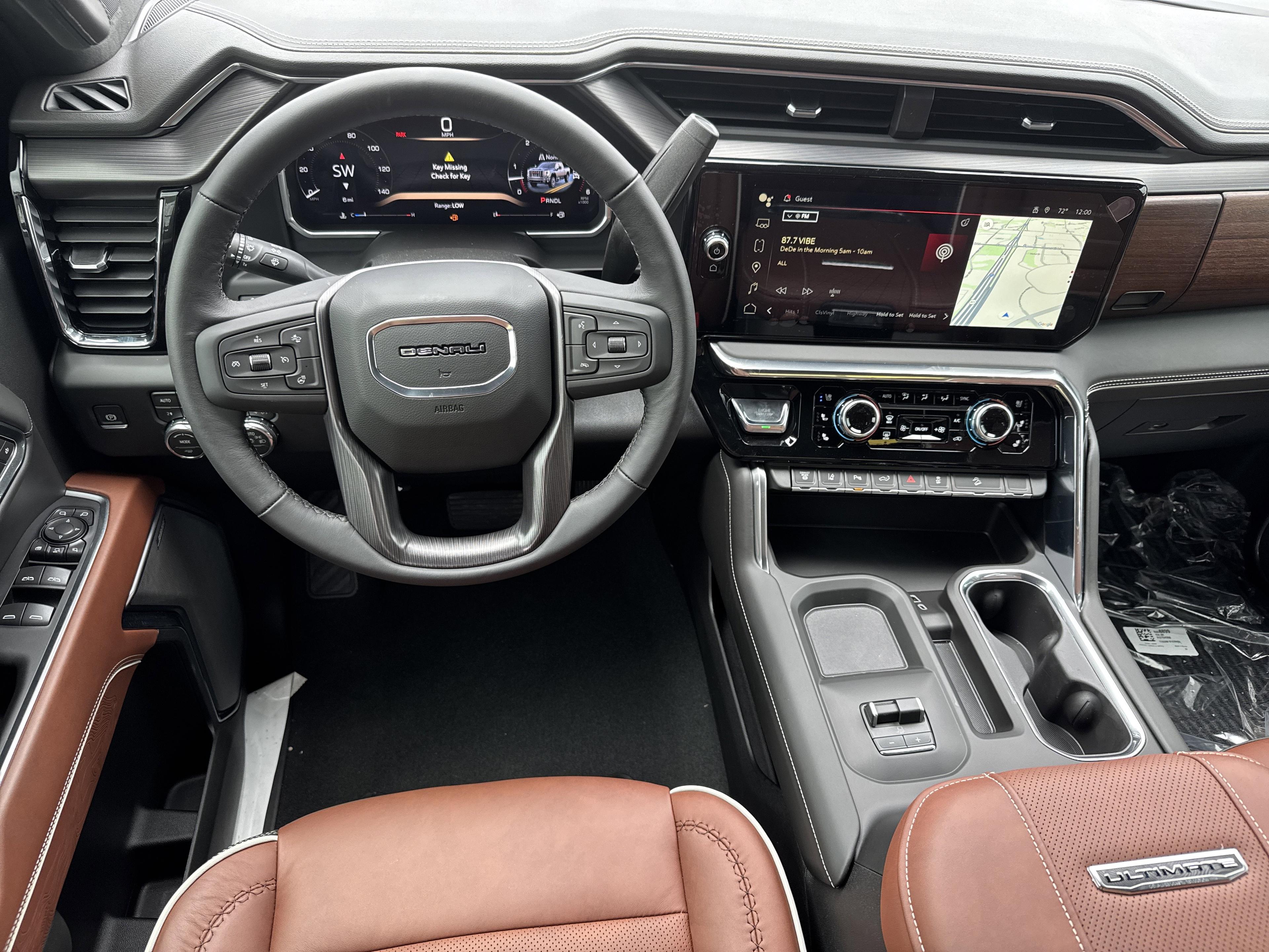 GMC Sierra 2500 Hd Denali Ultimate Four Wheel Drive Crew Cab - Thumbnail 16