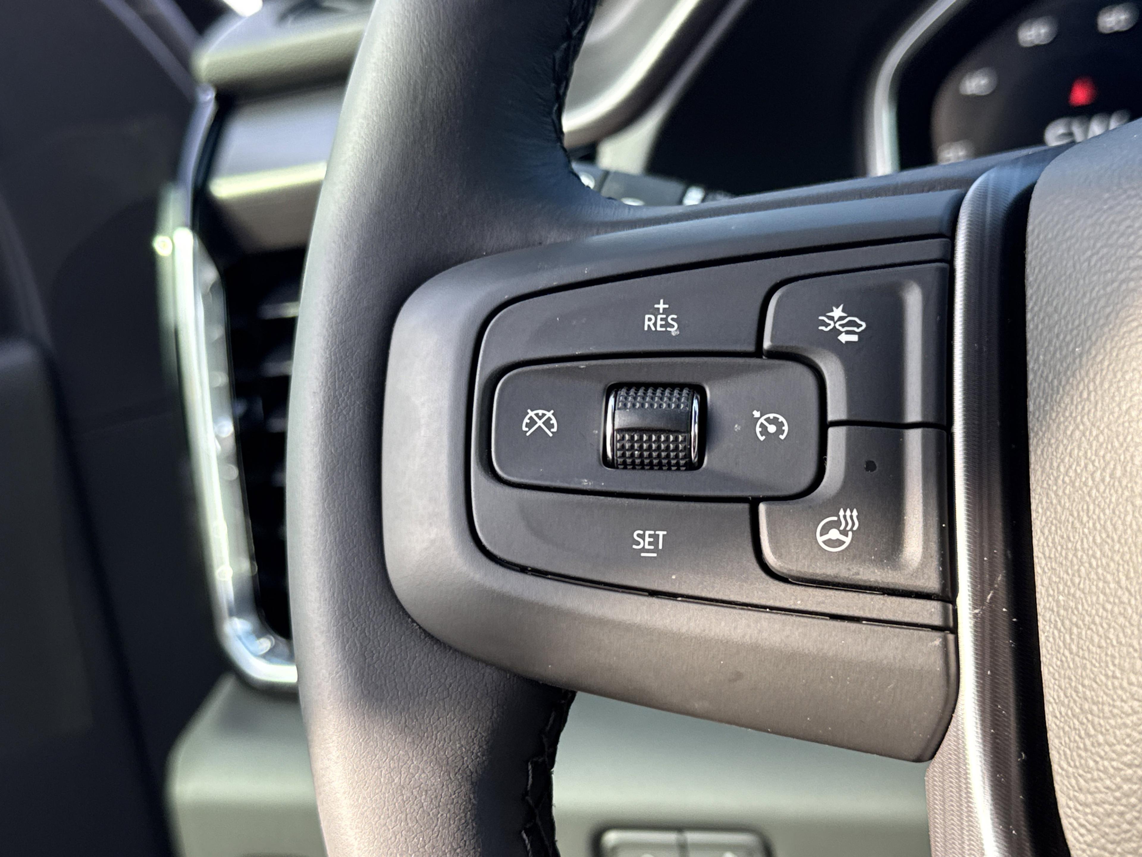 GMC Sierra 2500 Hd Denali Ultimate Four Wheel Drive Crew Cab - Thumbnail 18