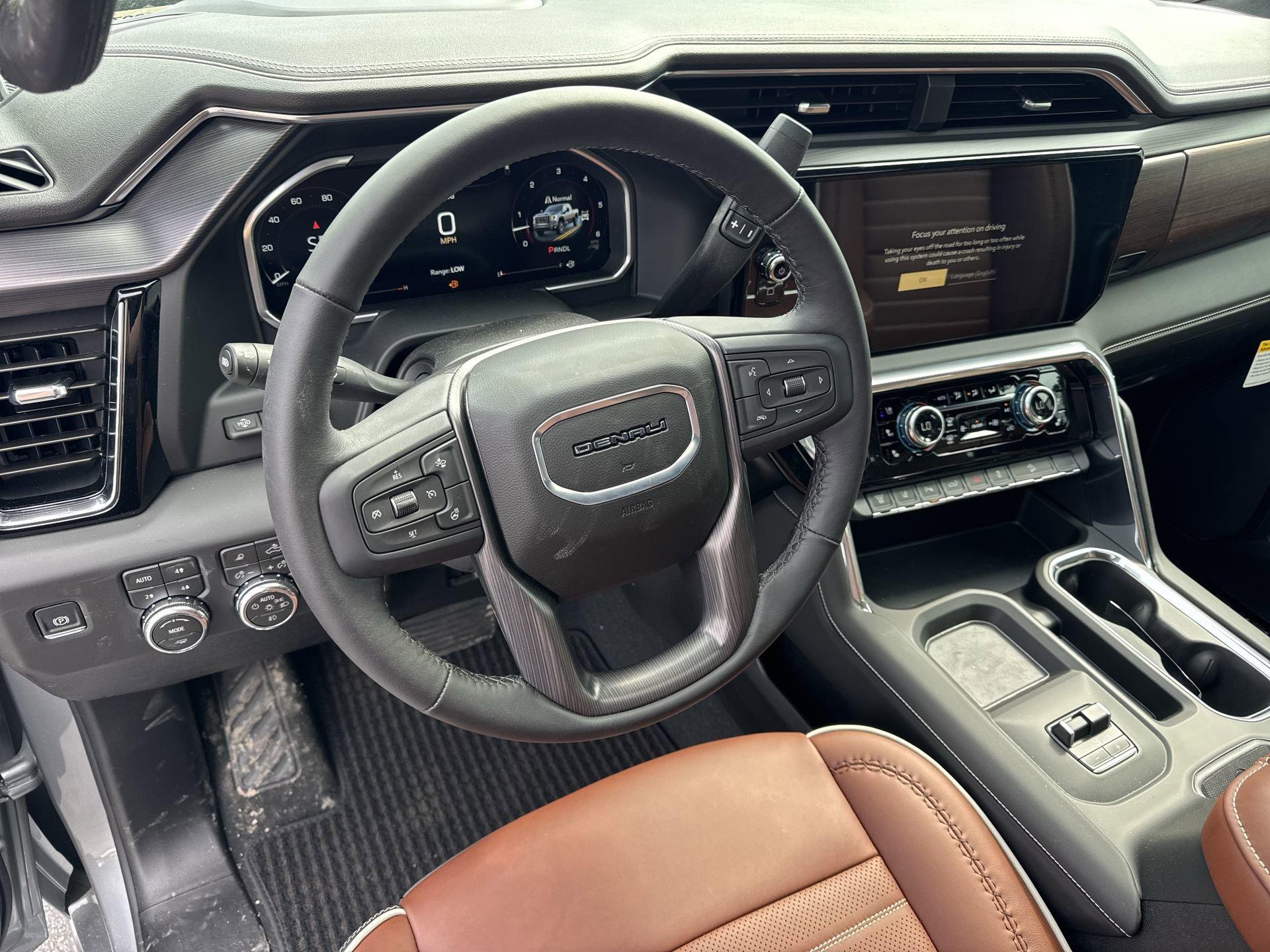 GMC Sierra 2500 Hd Denali Ultimate Four Wheel Drive Crew Cab - Thumbnail 17