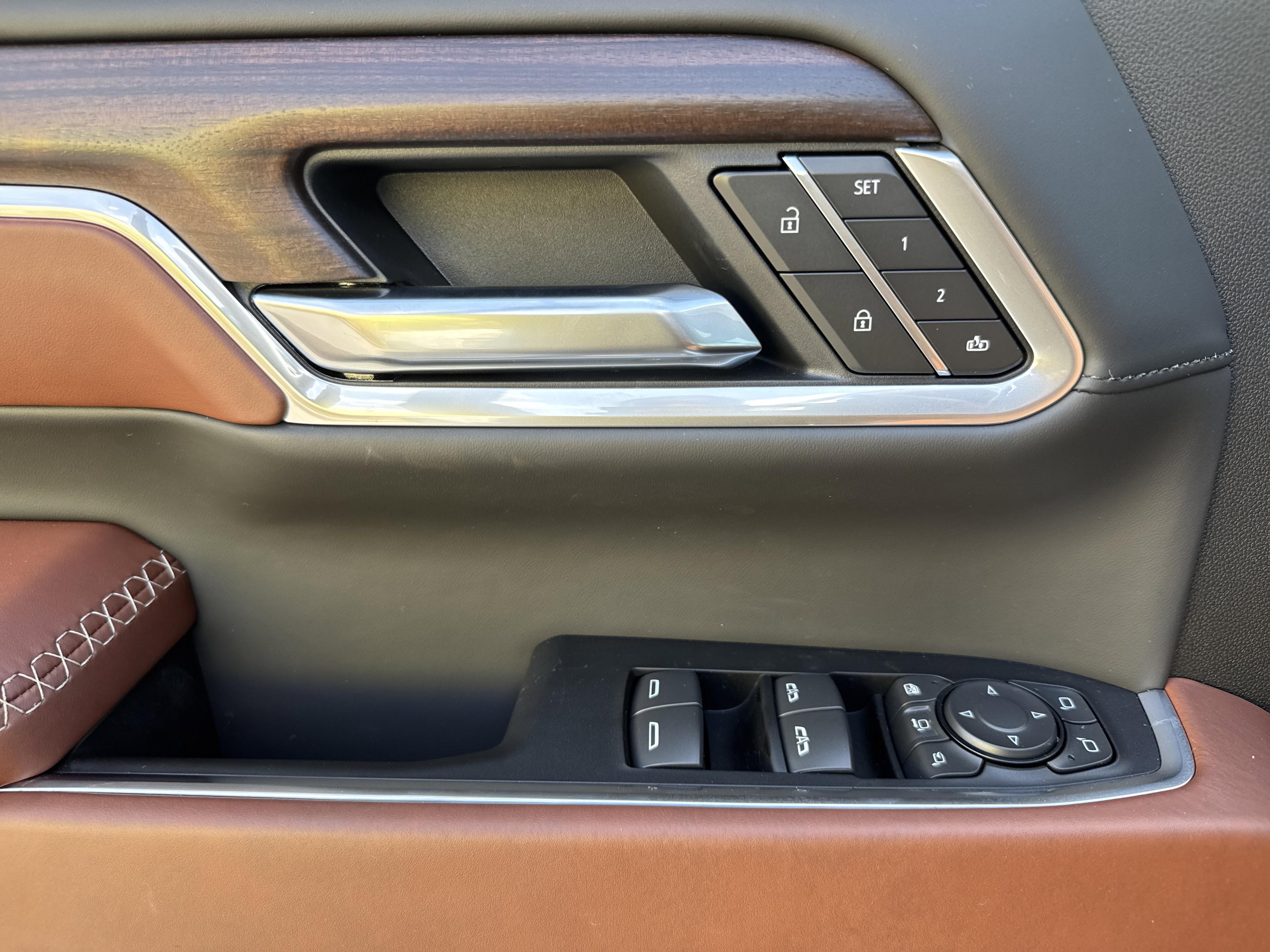 GMC Sierra 2500 Hd Denali Ultimate Four Wheel Drive Crew Cab - Thumbnail 14