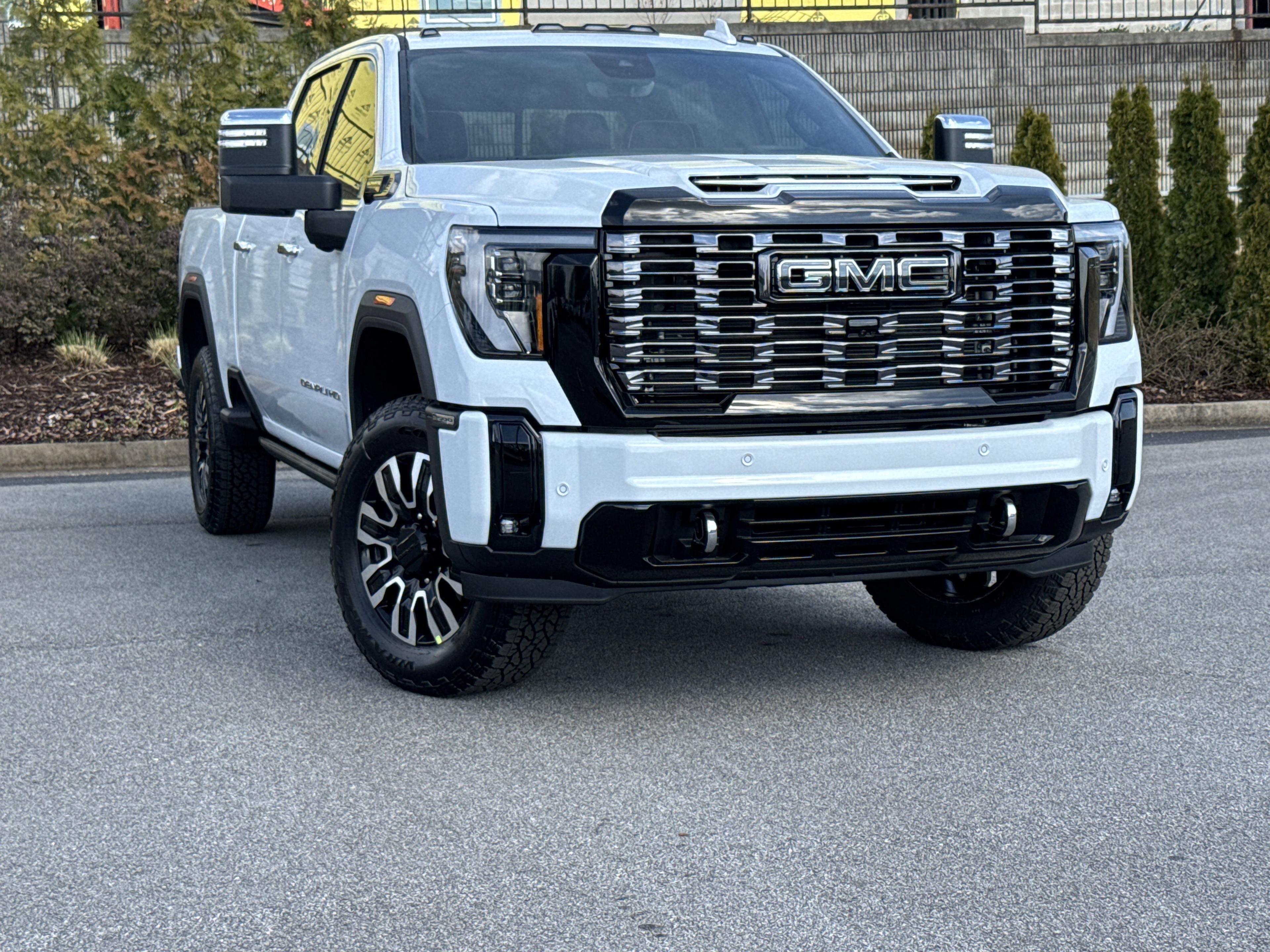 GMC Sierra 2500 Hd Denali Ultimate Four Wheel Drive Crew Cab - View 1