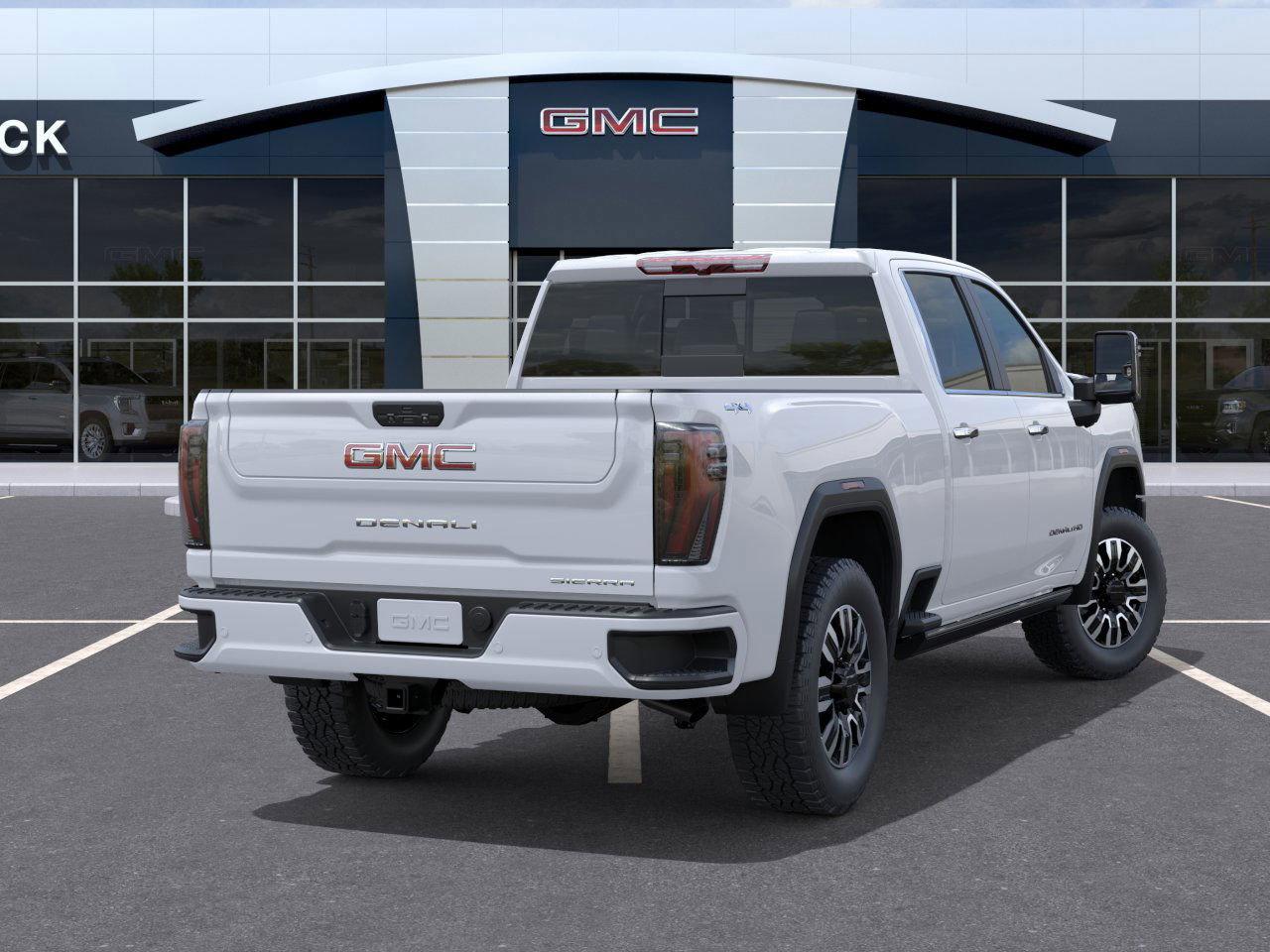 GMC Sierra 2500 Hd Denali Ultimate Four Wheel Drive Crew Cab - Thumbnail 4
