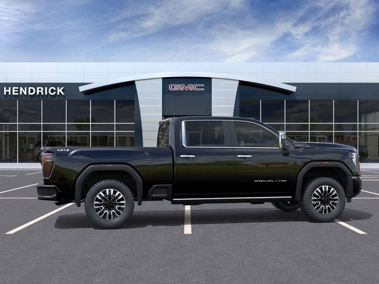 GMC Sierra 2500 Hd Denali Ultimate Four Wheel Drive Crew Cab - Thumbnail 5