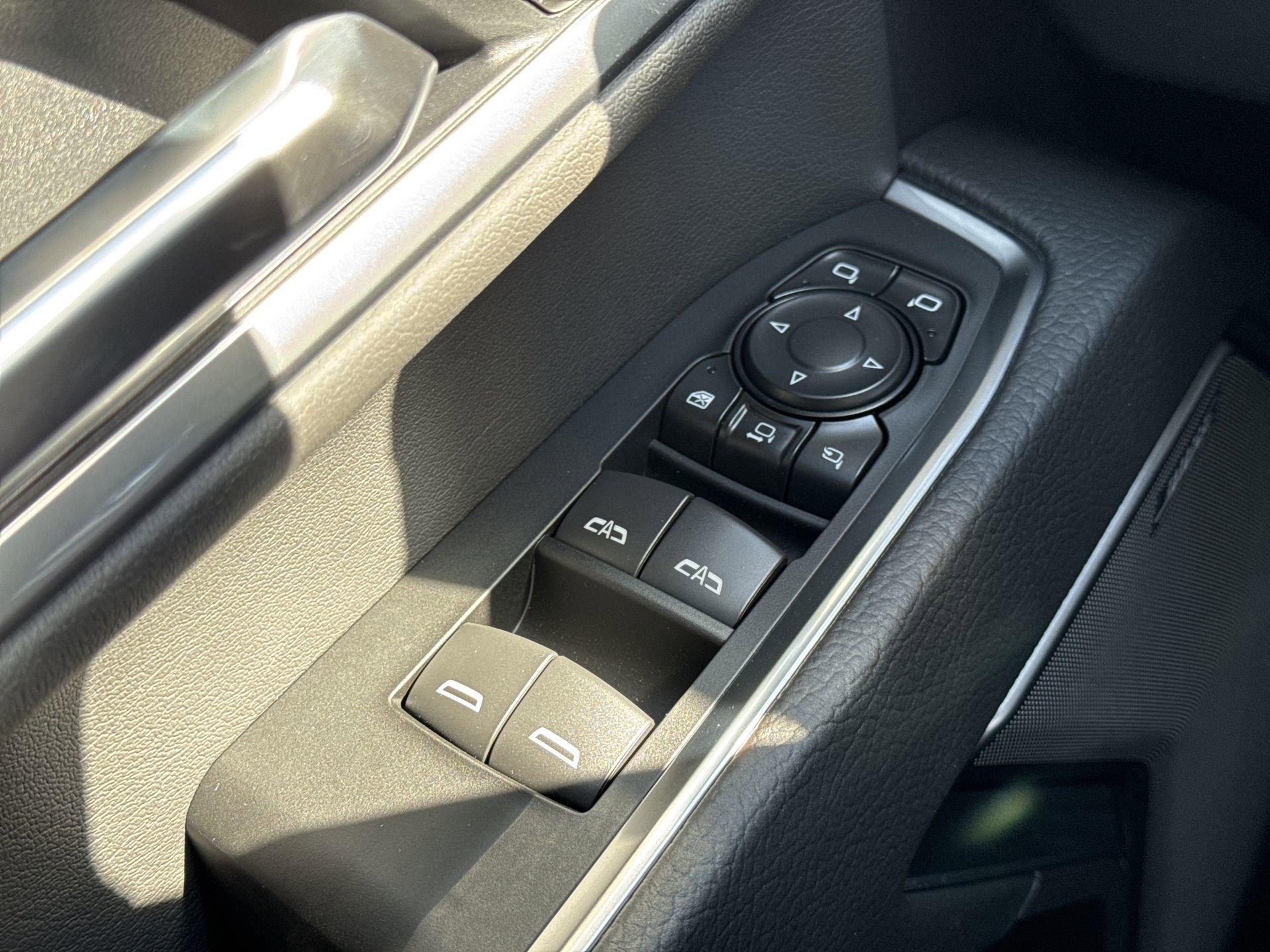 GMC Sierra 2500 Hd Denali Four Wheel Drive Crew Cab - Thumbnail 14