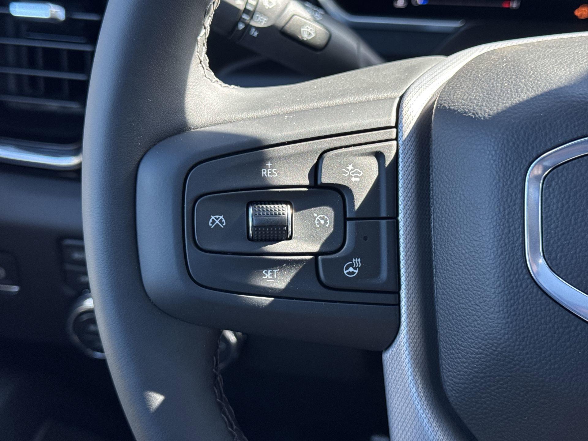 GMC Sierra 2500 Hd Denali Four Wheel Drive Crew Cab - Thumbnail 18