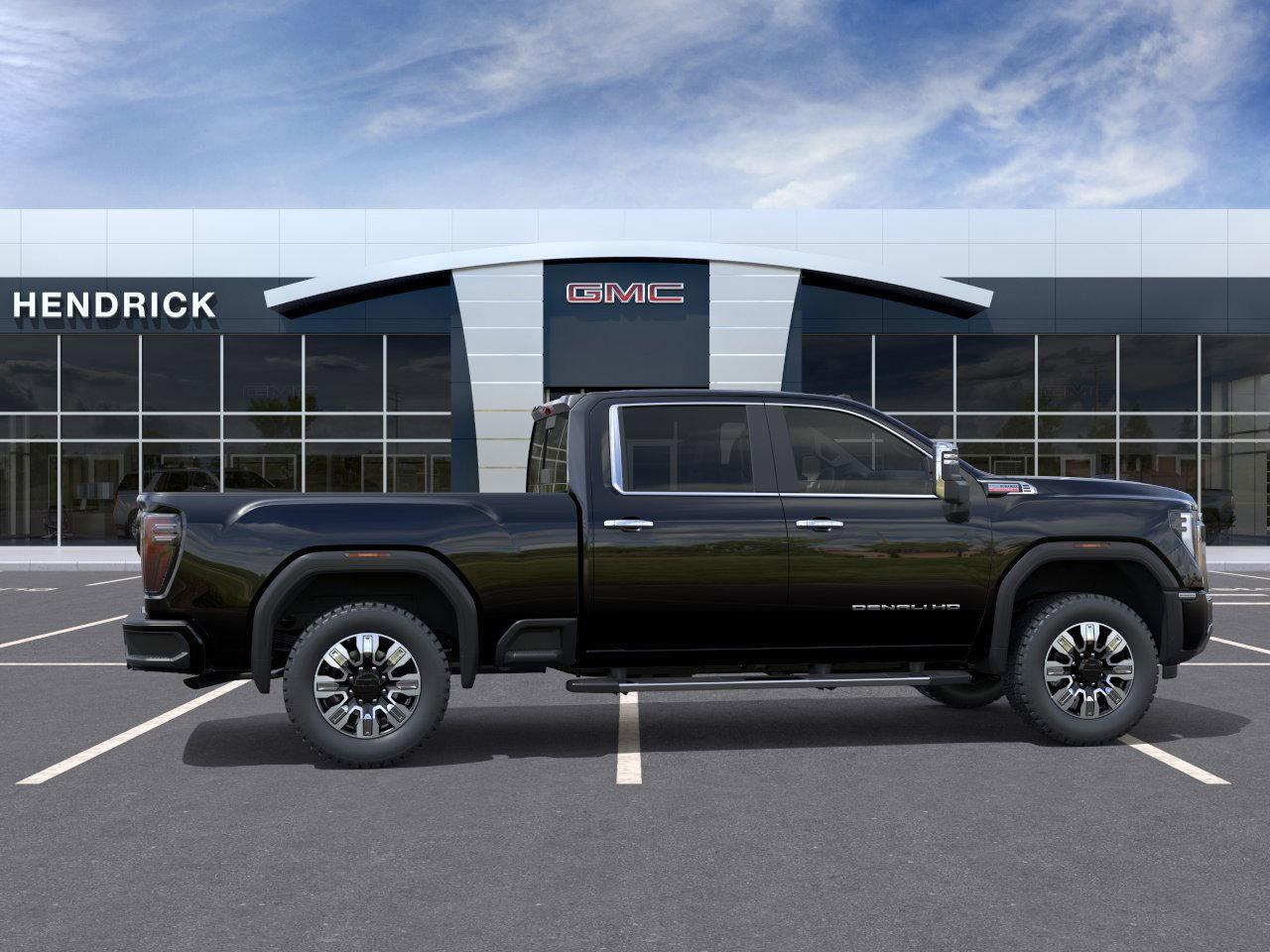 GMC Sierra 2500 Hd Denali Four Wheel Drive Crew Cab - Thumbnail 5