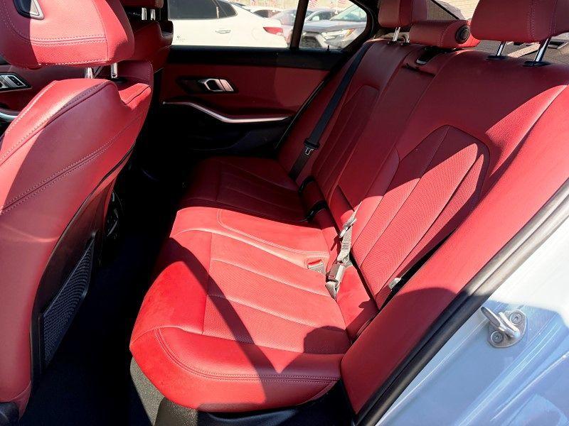 BMW 3 Series 330I Xdrive - Thumbnail 15